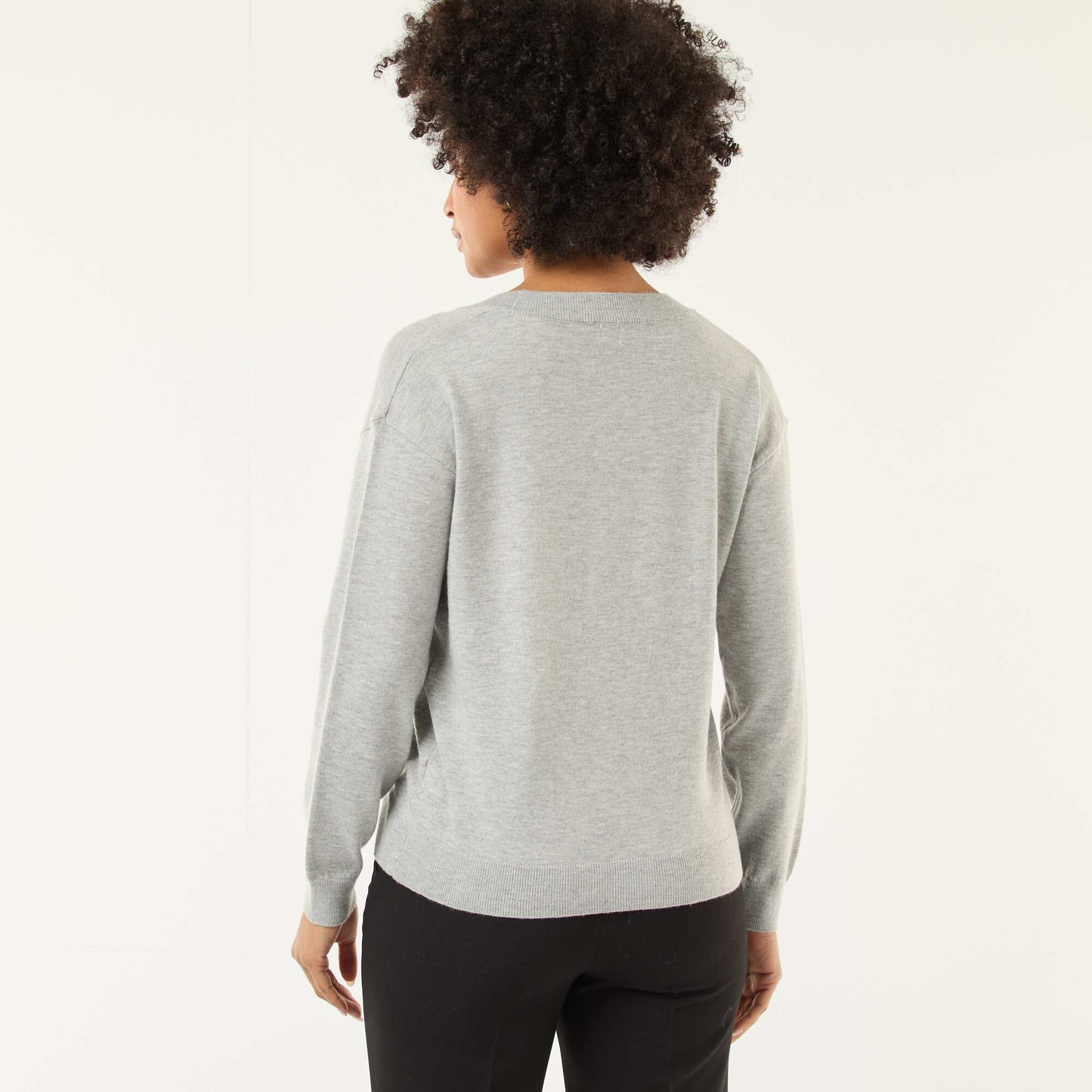 Pull en maille fine col V GRIS
