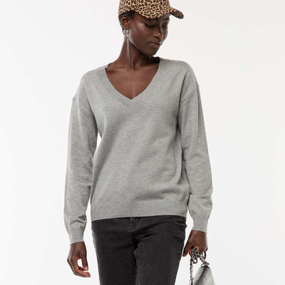 Pull en maille fine col V GRIS