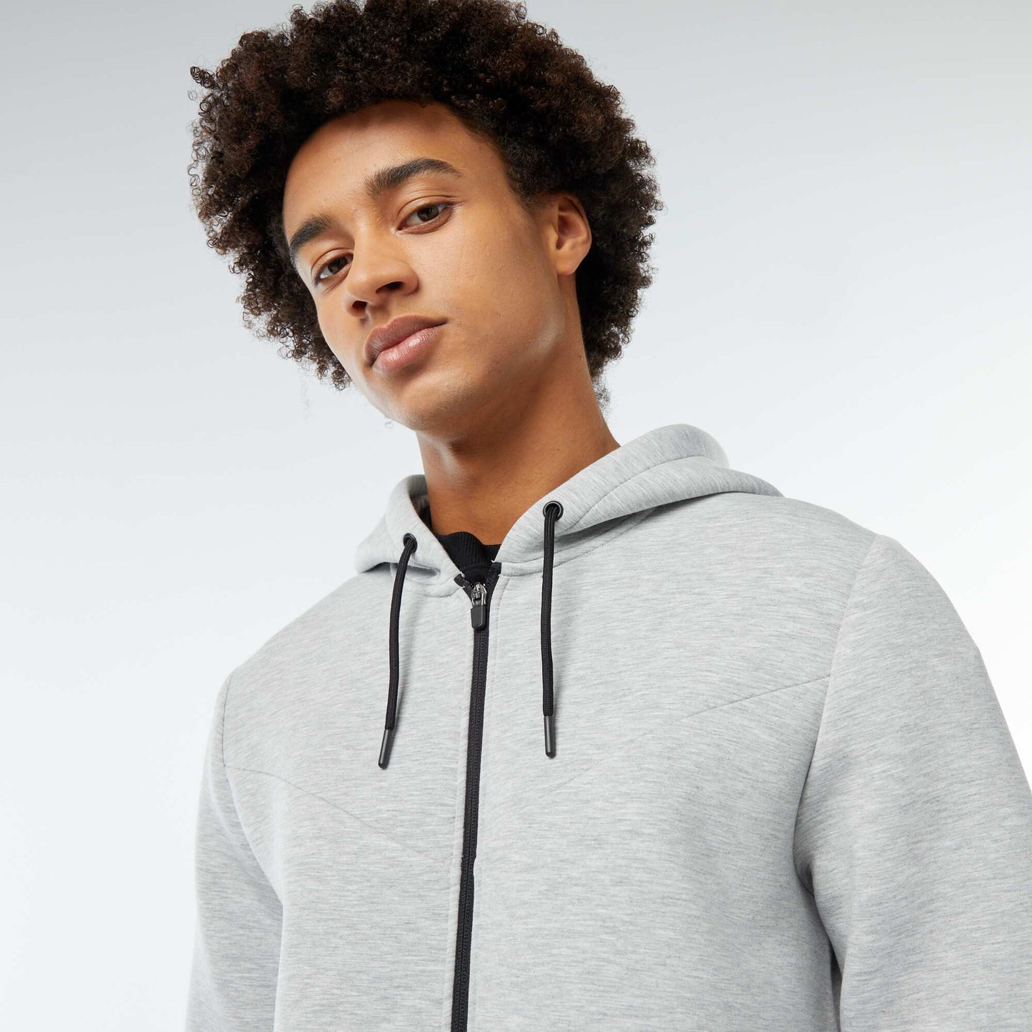 Sweat uni à capuche en matière type néoprène GRIS CLAIR