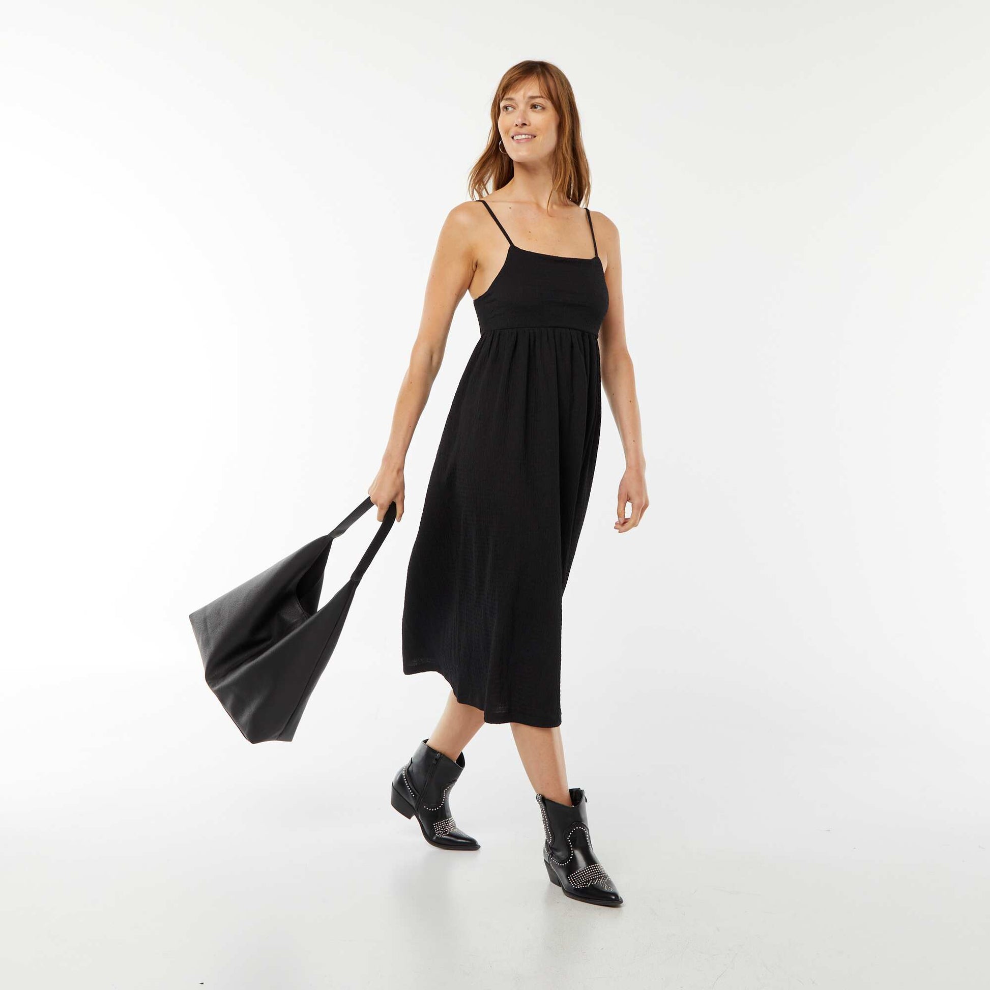 Robe longue à bretelles ouverte dans le dos NOIR