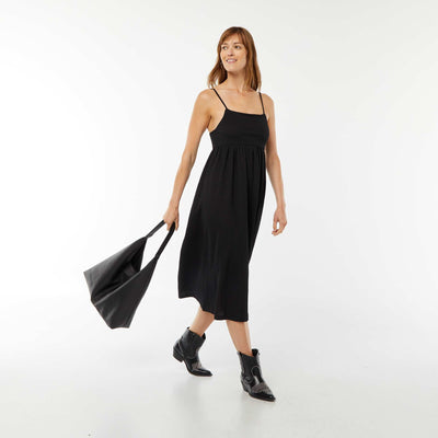 Robe longue à bretelles ouverte dans le dos NOIR