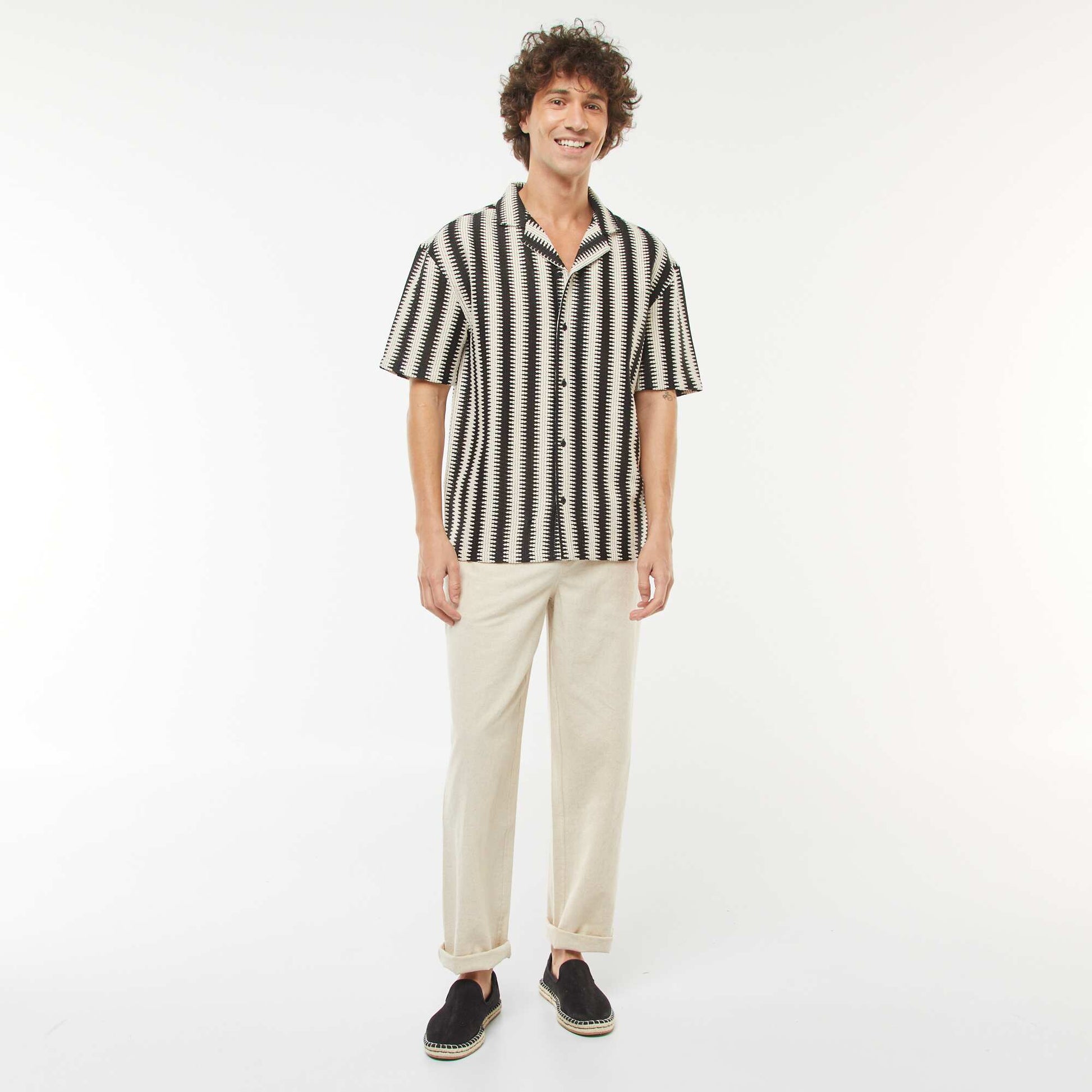 Chemise manches courtes avec motif fantaisie NOIR