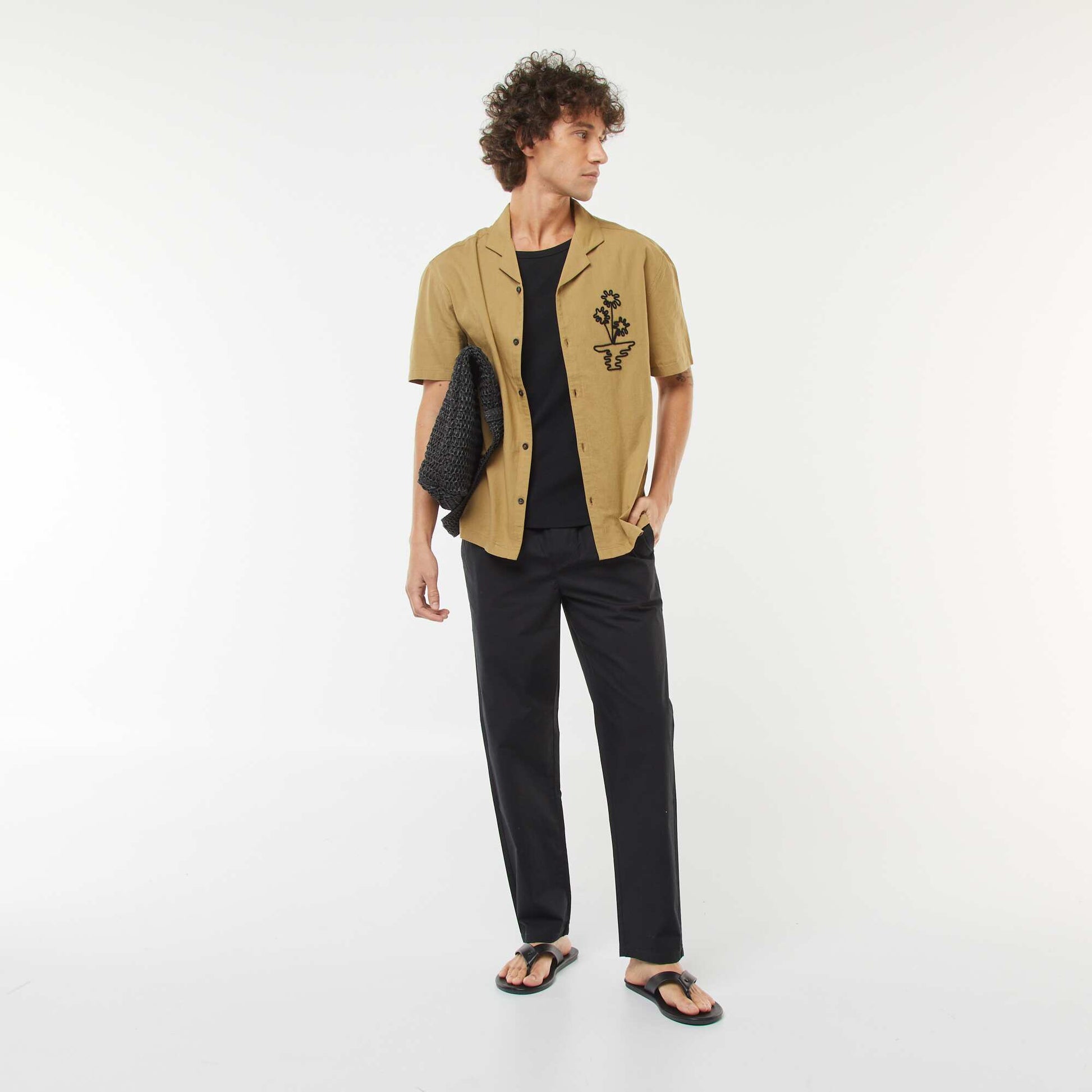 Chemise en lin mélangé à manches courtes et avec broderies KAKI