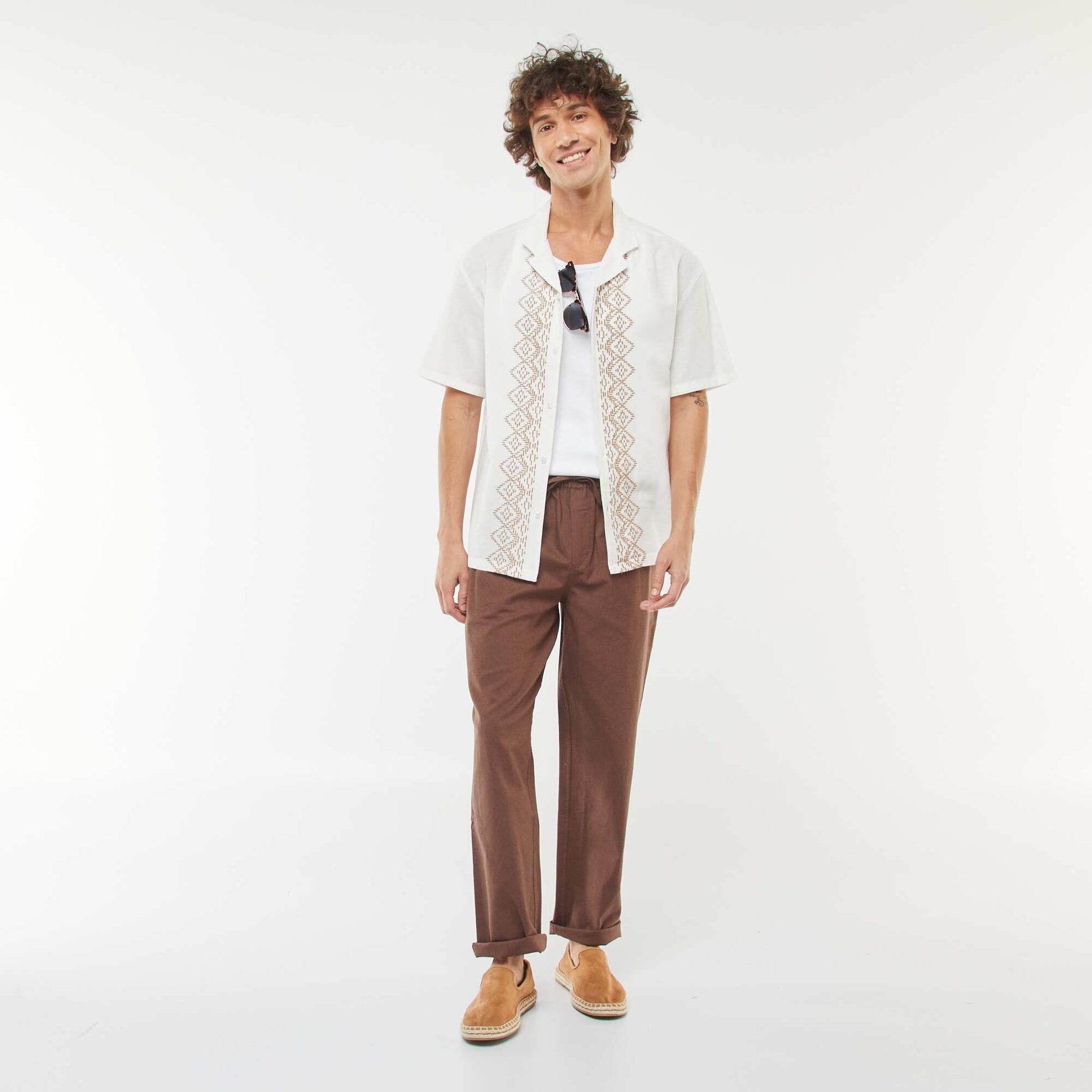 Chemise manches courtes en lin mélangé avec broderies BLANC