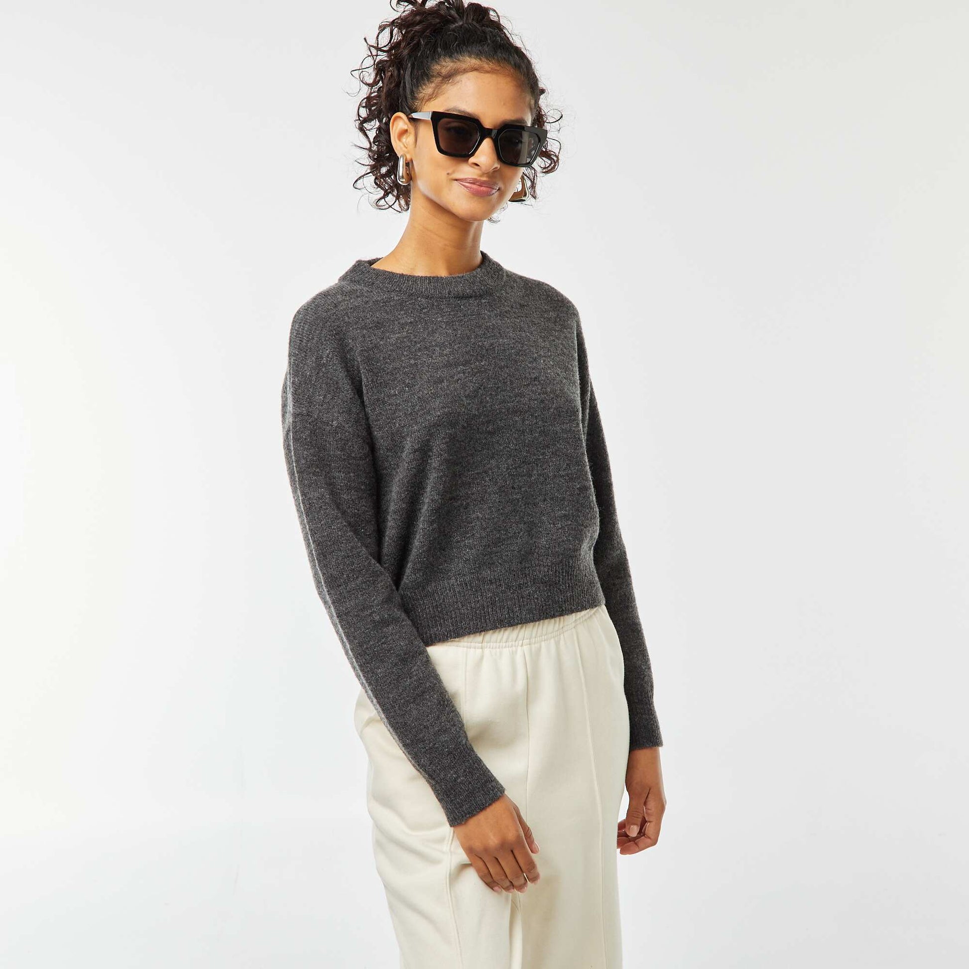 Pull crop top en maille douce GRIS FONCé