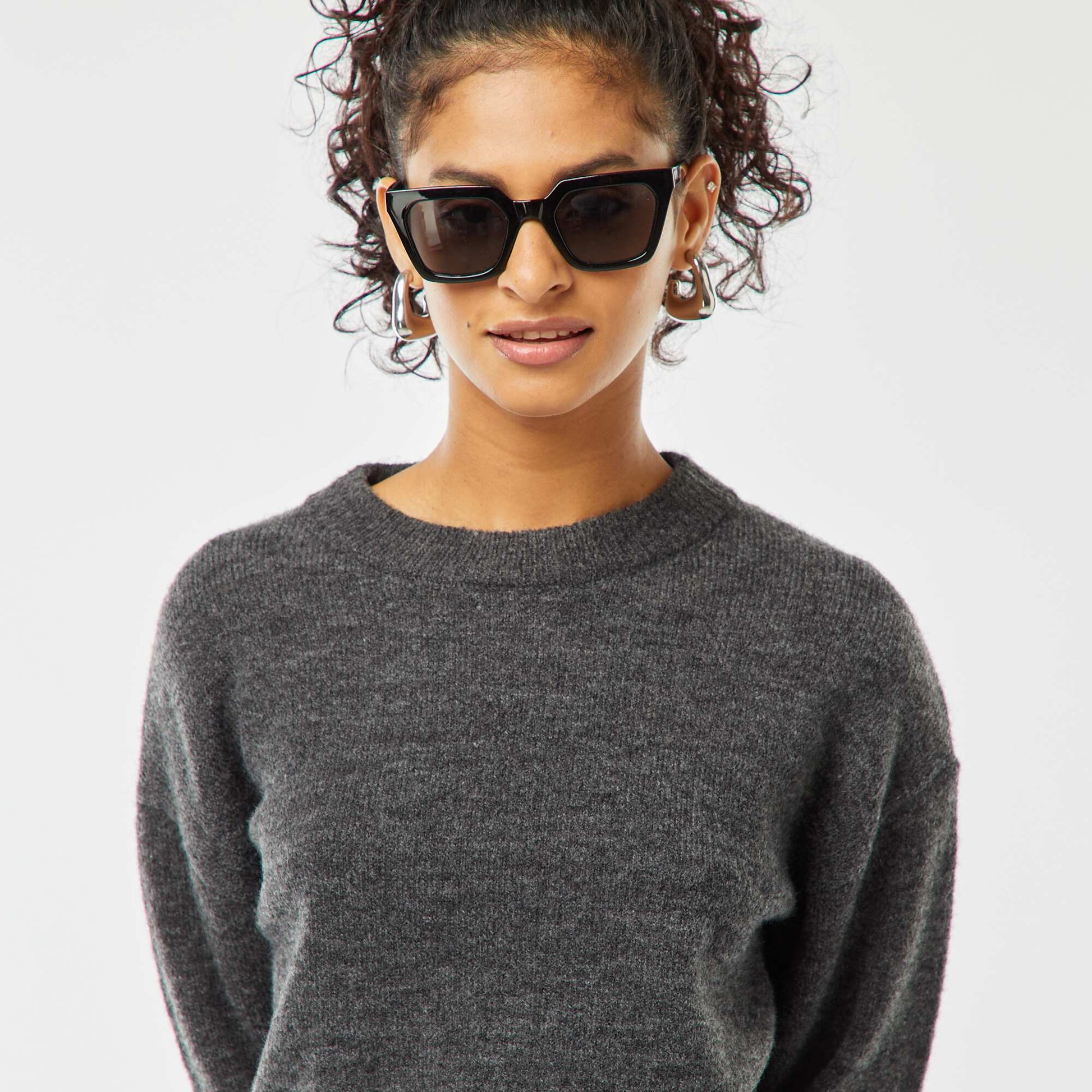 Pull crop top en maille douce GRIS FONCé
