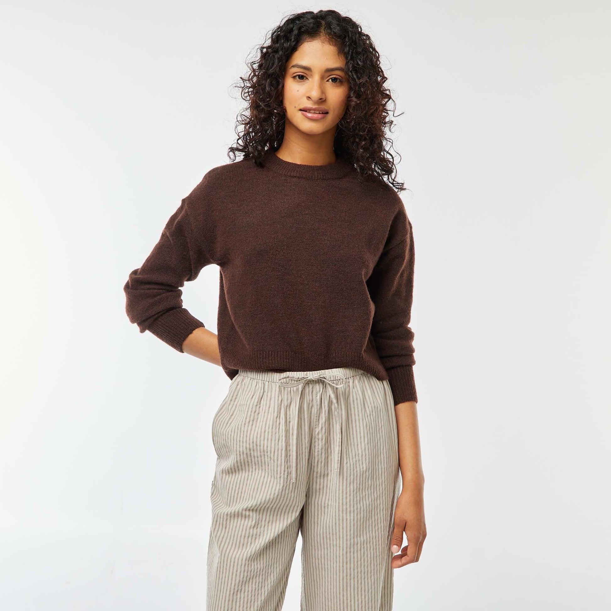 Pull crop top en maille douce MARRON