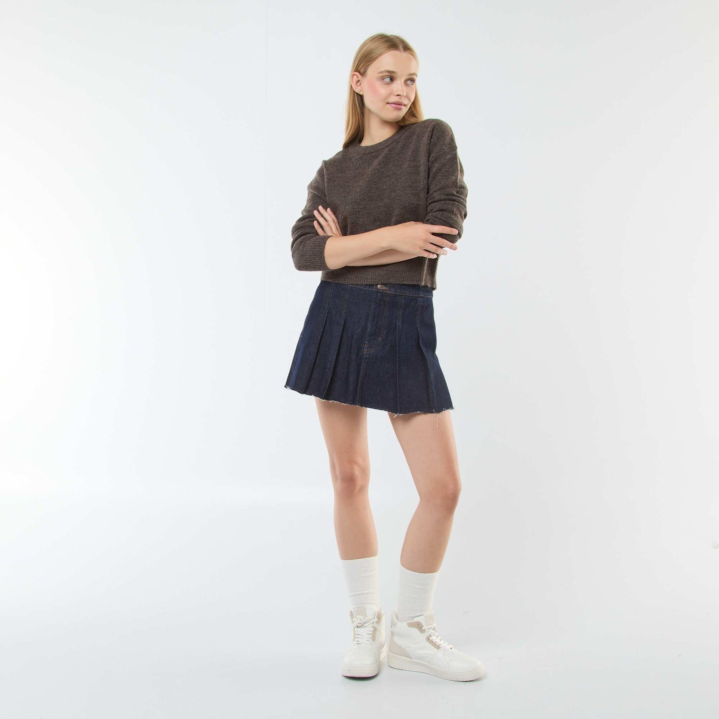 Pull crop top en maille douce MARRON