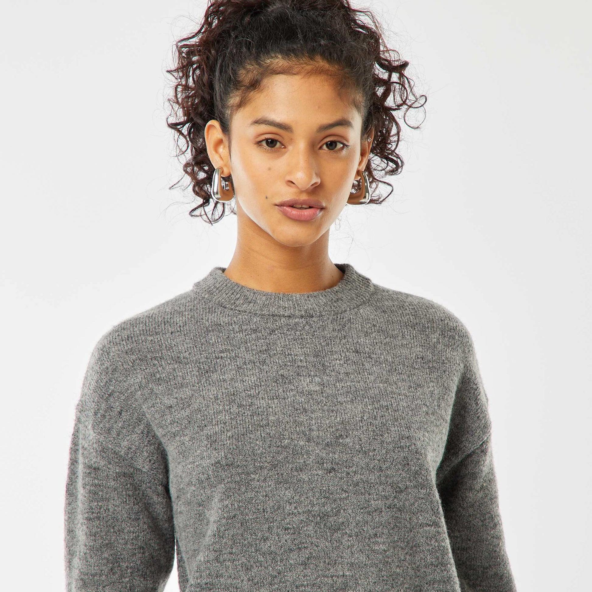Pull crop top en maille douce GRIS