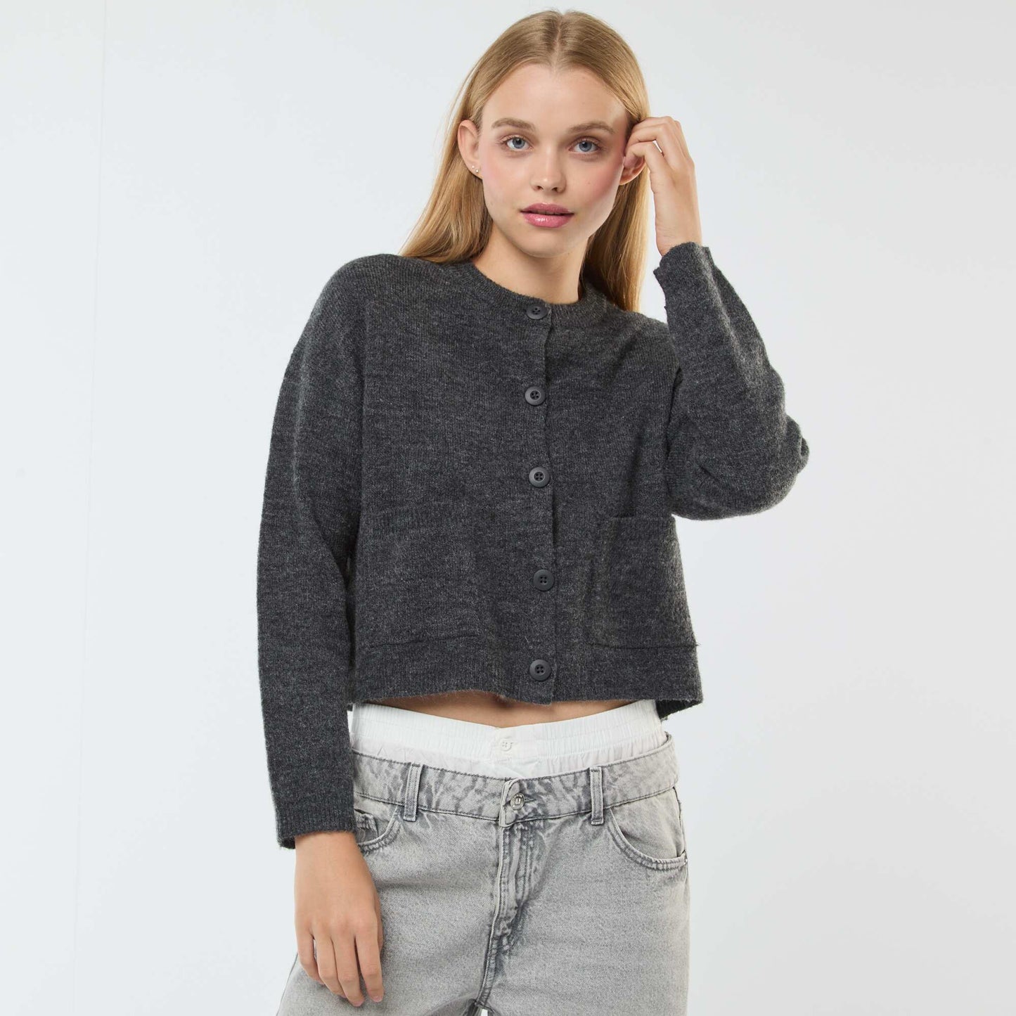 Gilet cropped en maille GRIS FONCé