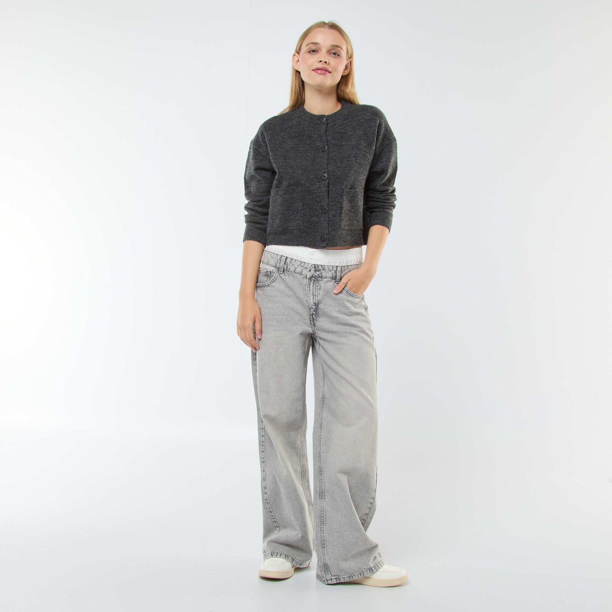 Gilet cropped en maille GRIS FONCé