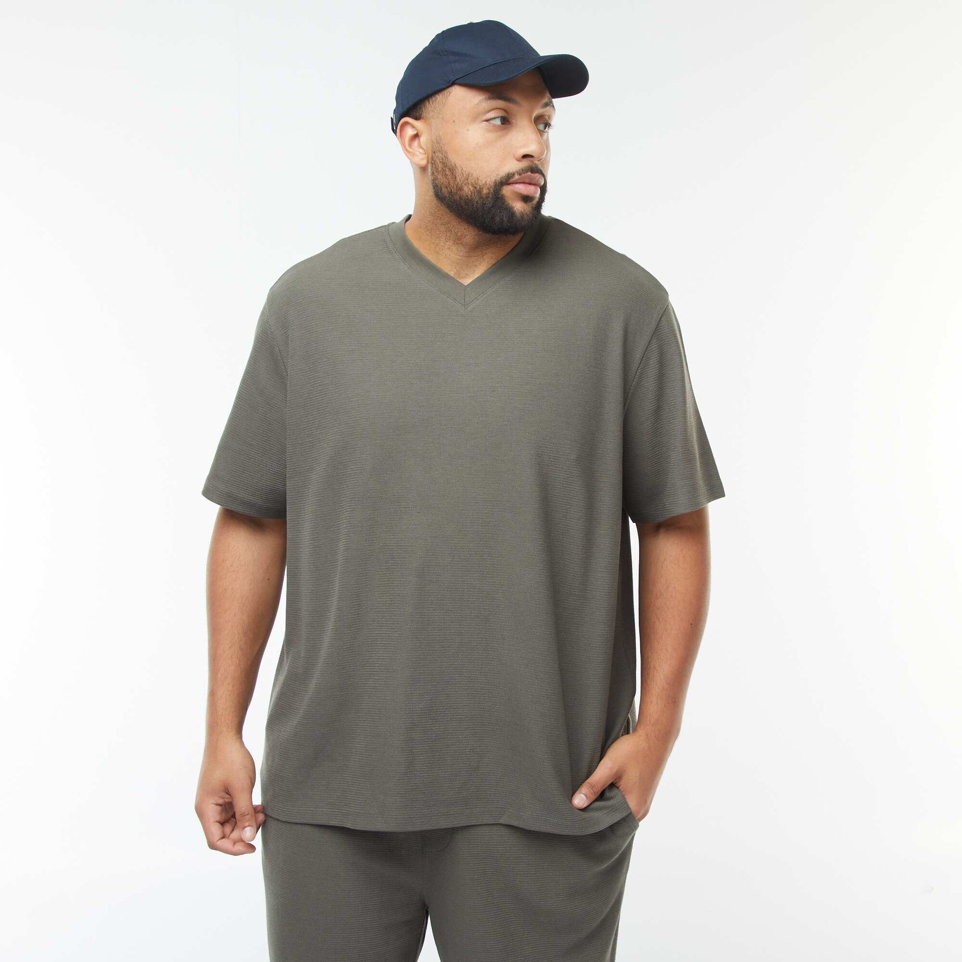 T-shirt en maille texturée et col V KAKI
