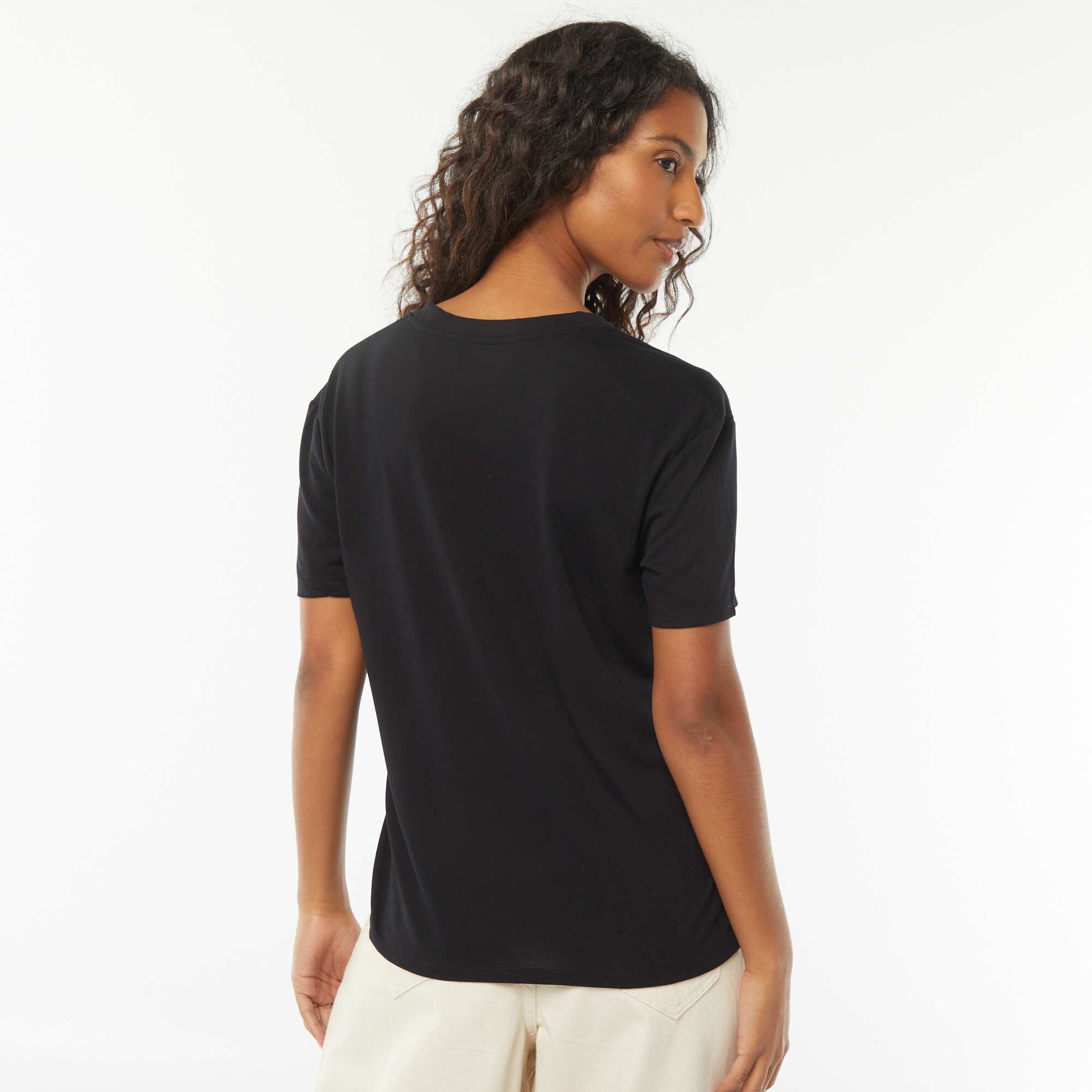 Tee-shirt manches courtes avec encolure en V NOIR
