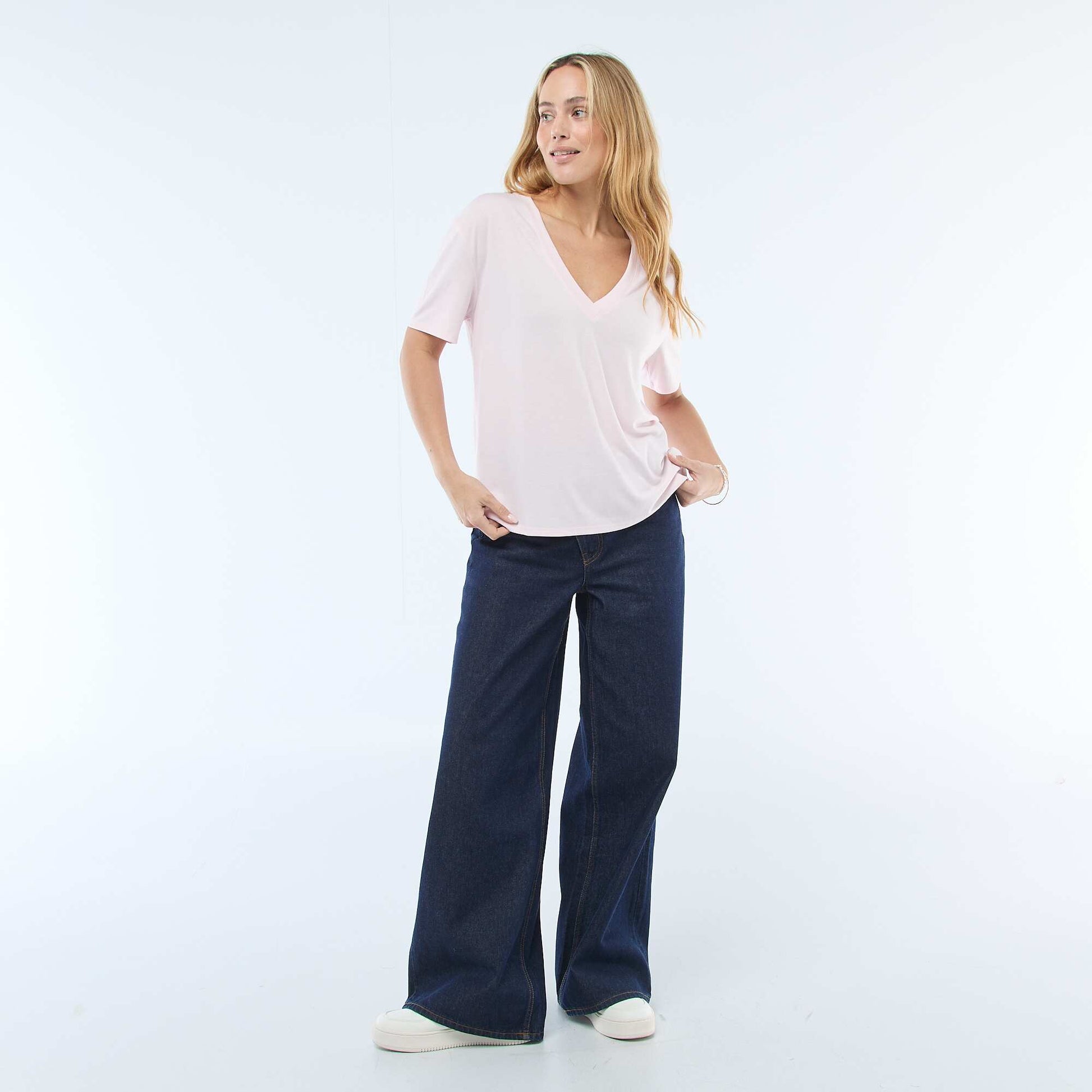 Tee-shirt manches courtes avec encolure en V ROSE