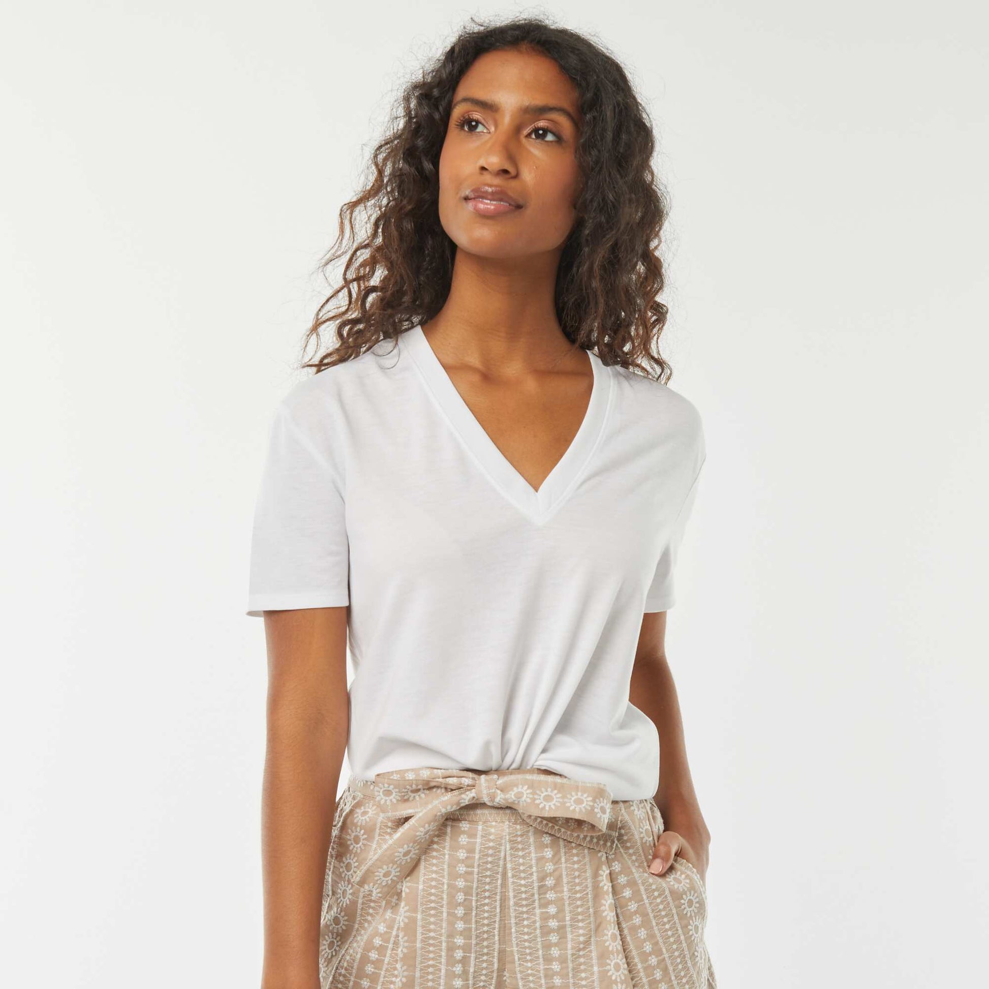 Tee-shirt manches courtes avec encolure en V BLANC