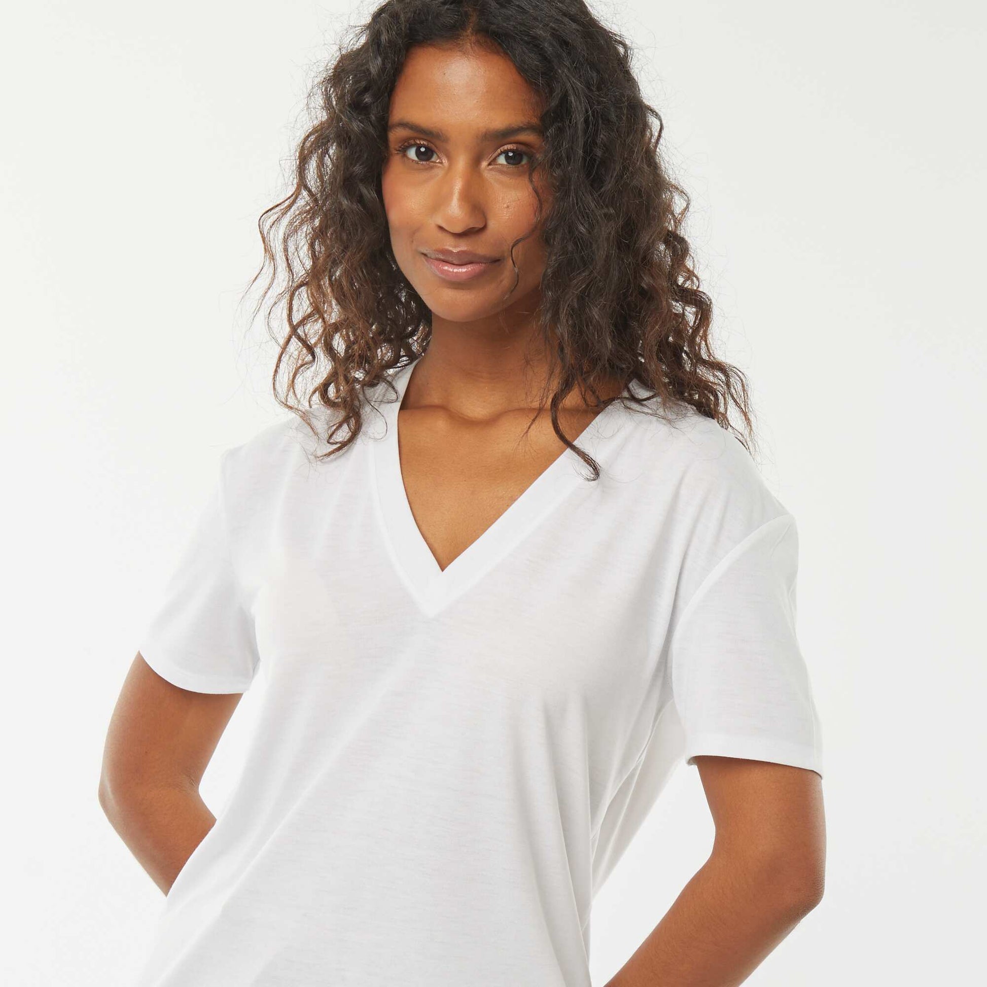 Tee-shirt manches courtes avec encolure en V BLANC