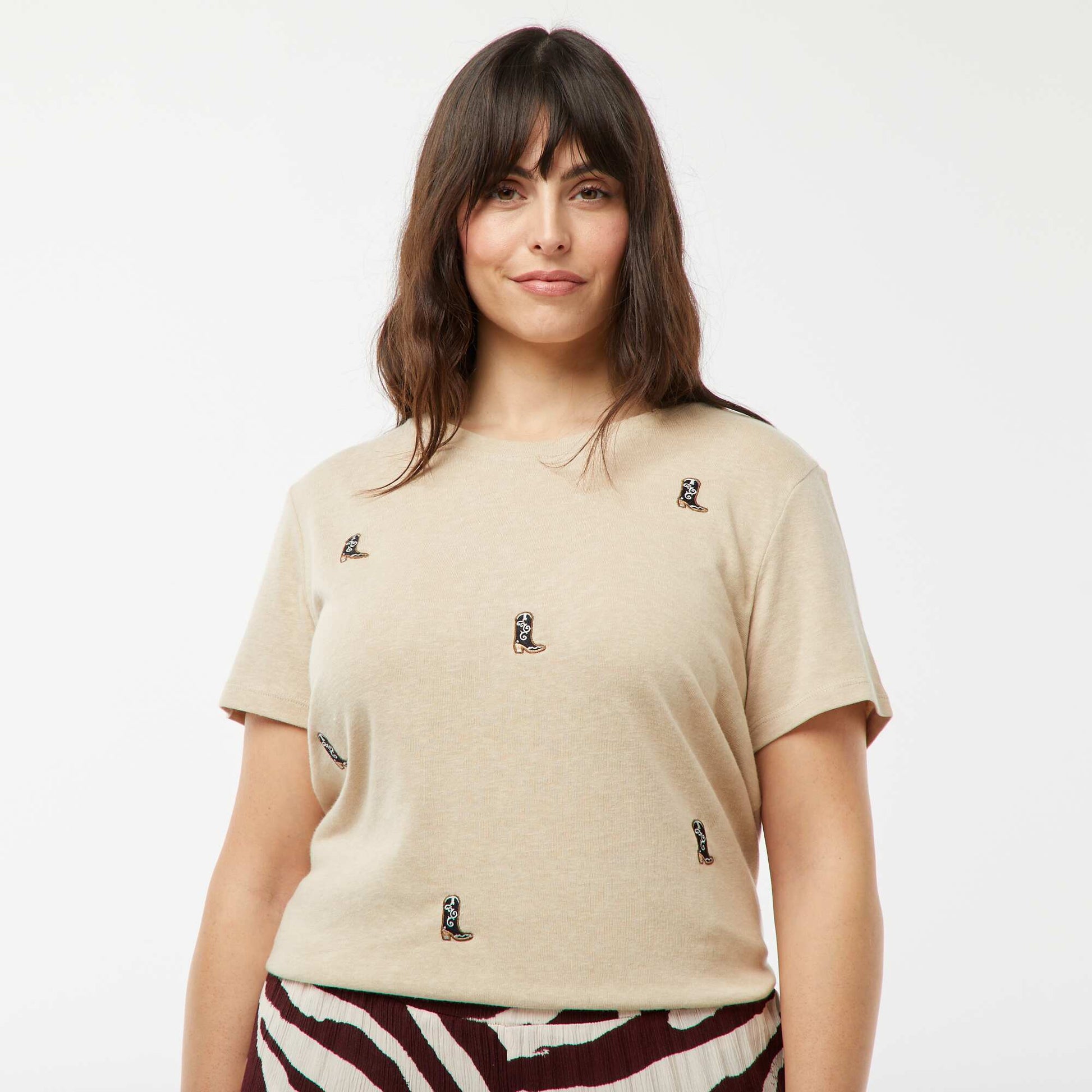 T-shirt manches courtes avec borderies 'santiags' BEIGE