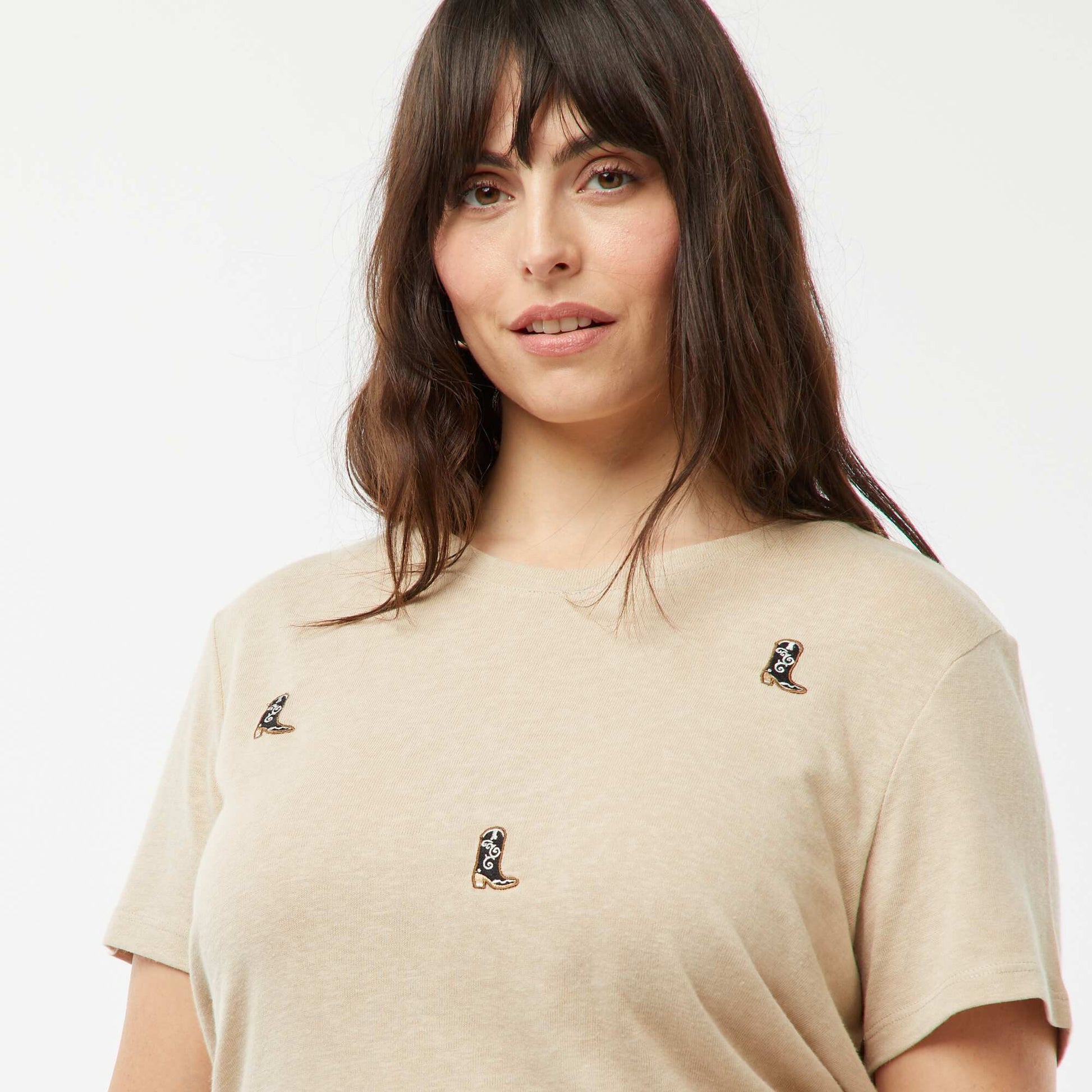 T-shirt manches courtes avec borderies 'santiags' BEIGE