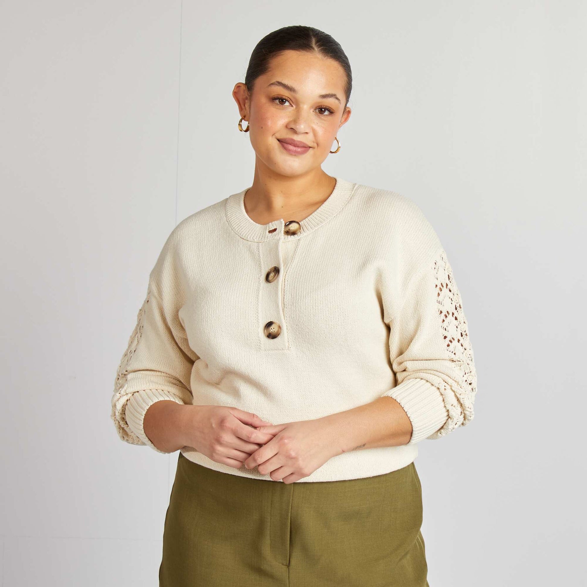 Pull en crochet avec col boutonné BEIGE