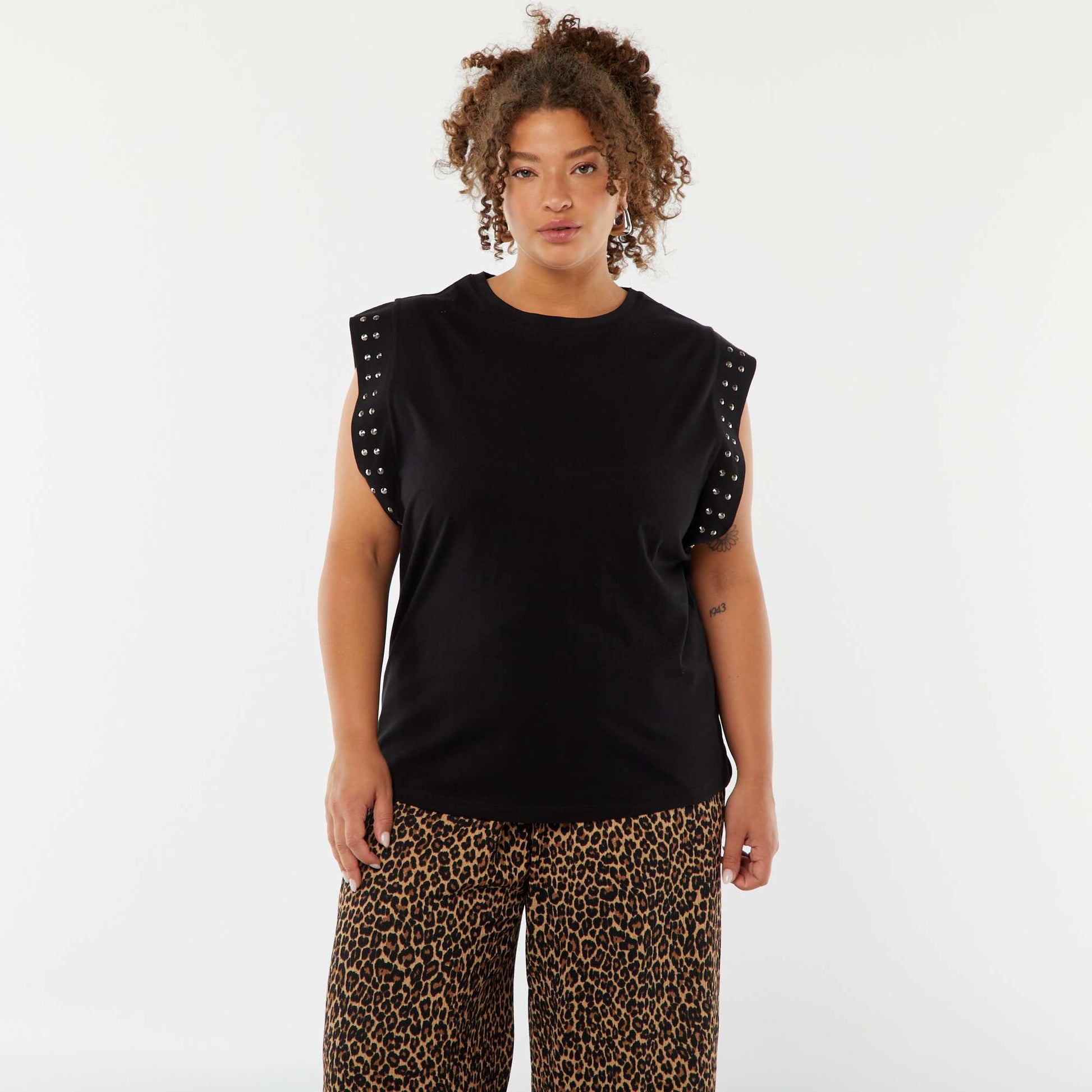 T-shirt sans manches avec emmanchures cloutées NOIR