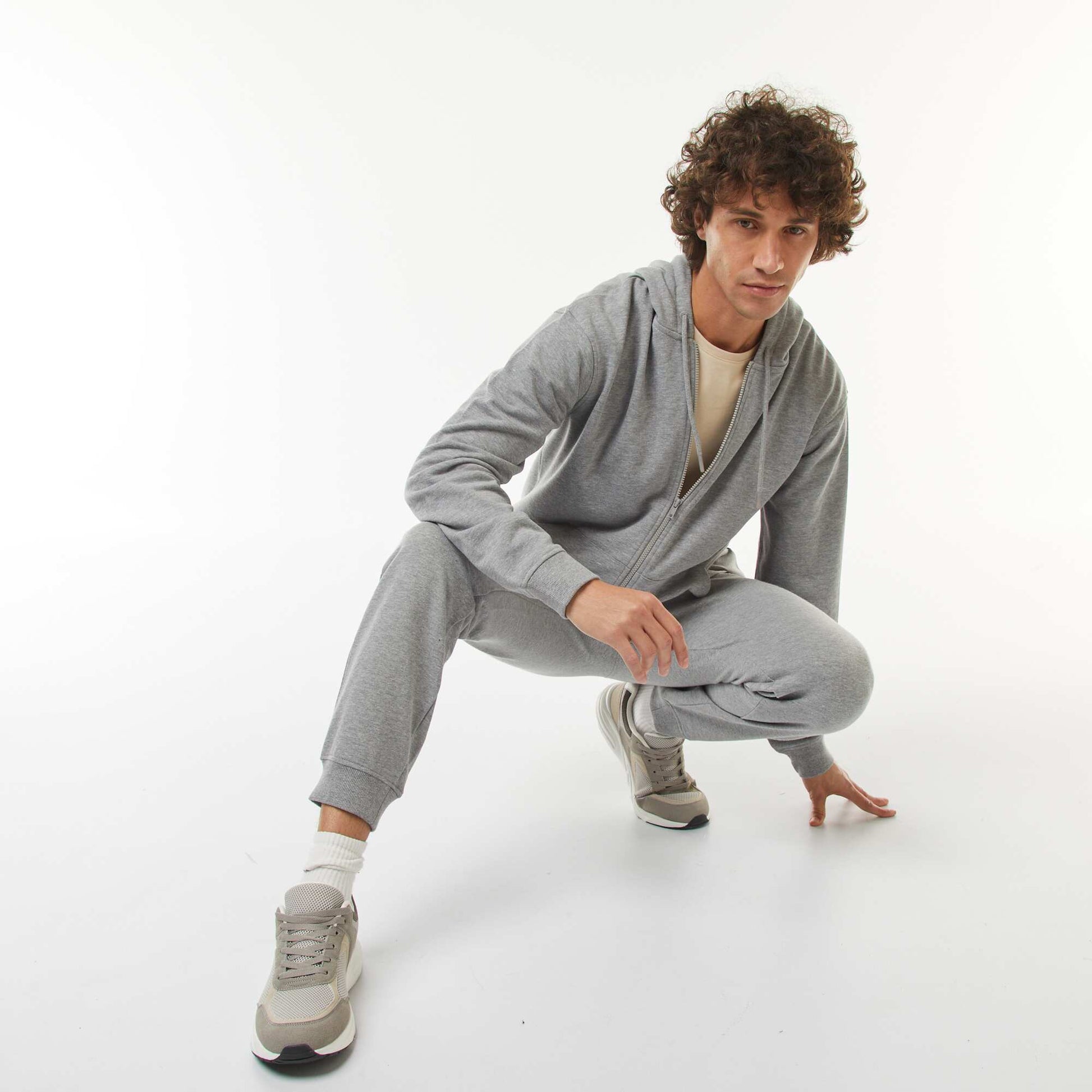 Sweat en molleton zippé à capuche GRIS