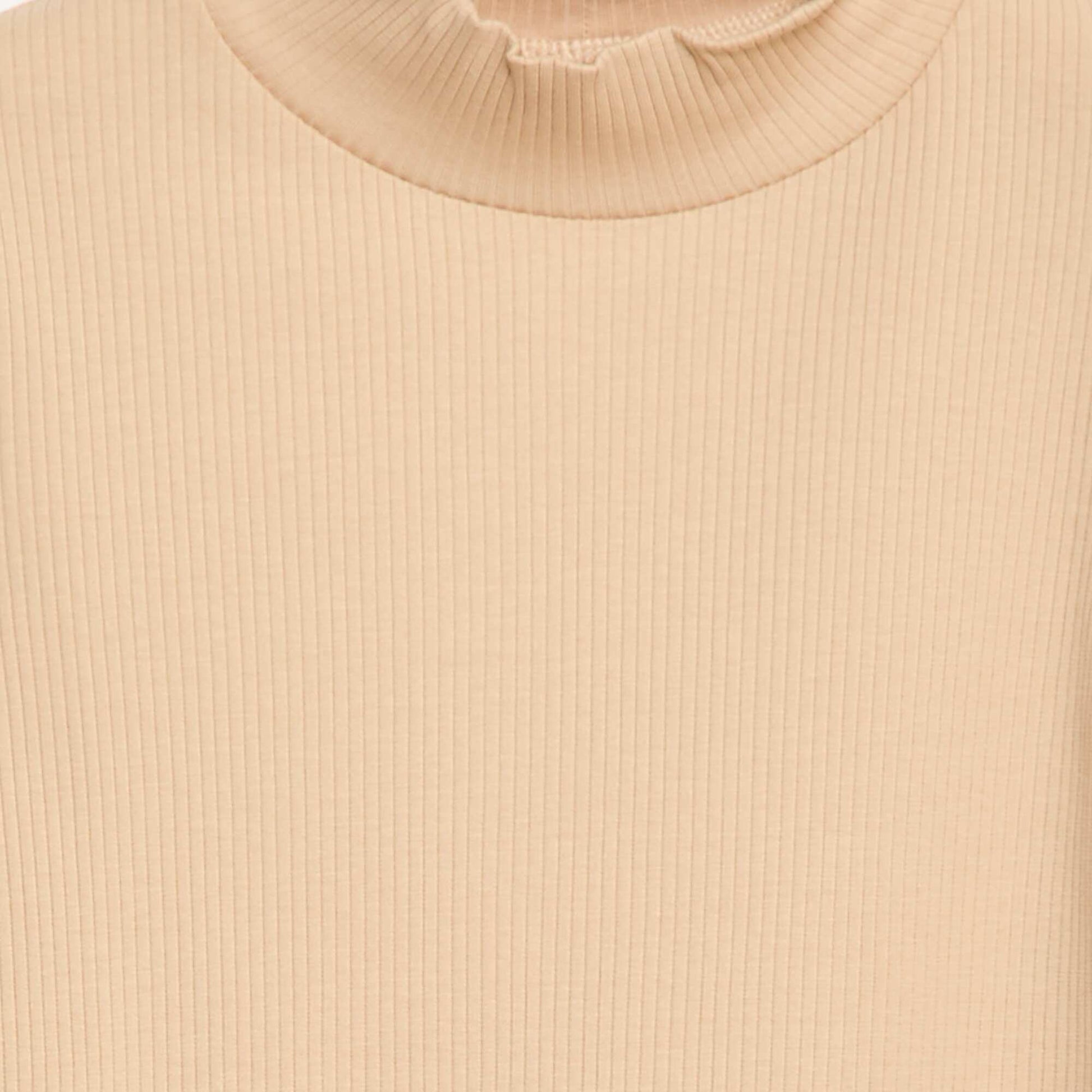 Pull à col roulé côtelé BEIGE