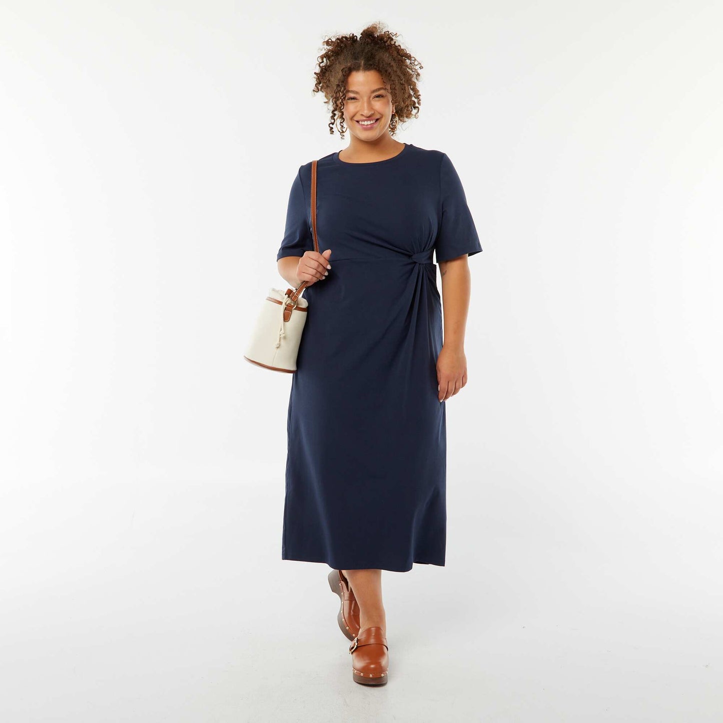 Robe unie drapée coupe midi NOIR