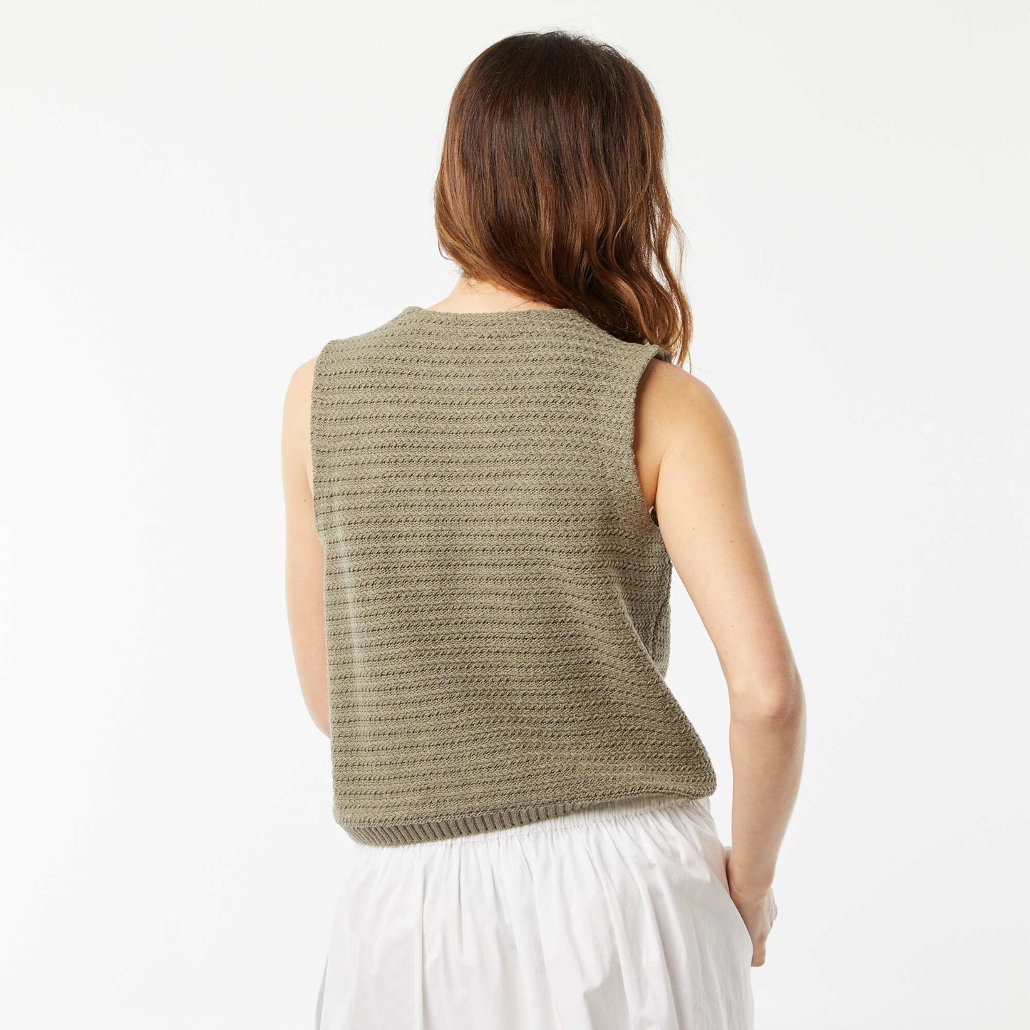 Pull en crochet sans manches avec boutons dorés aux épaules VERT