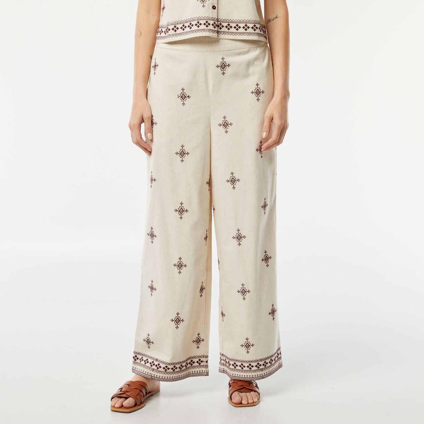 Pantalon large 3/4 avec broderies BEIGE