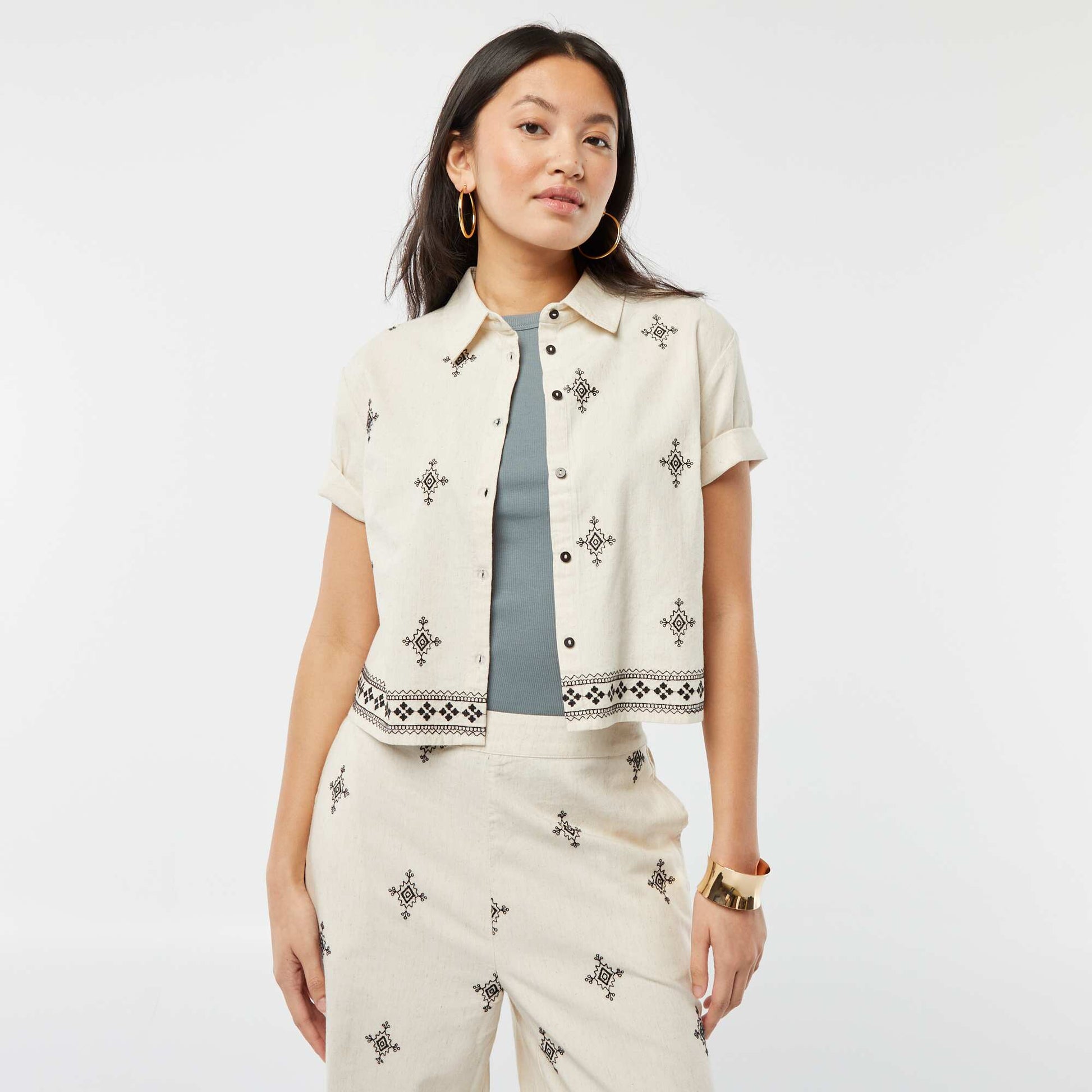 Chemise à manches courtes avec broderies BEIGE