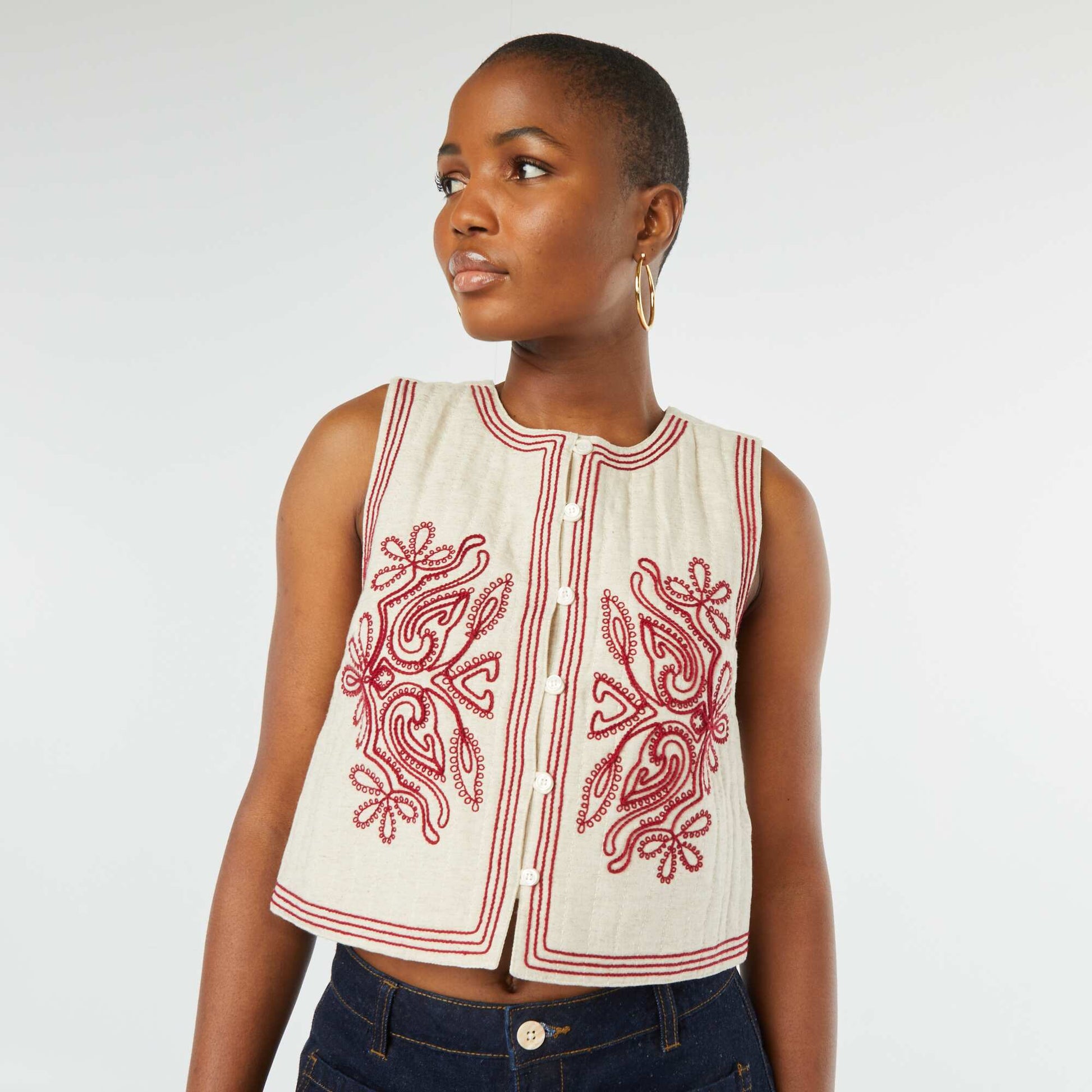 Veste sans manches en lin mélangé avec broderies BEIGE