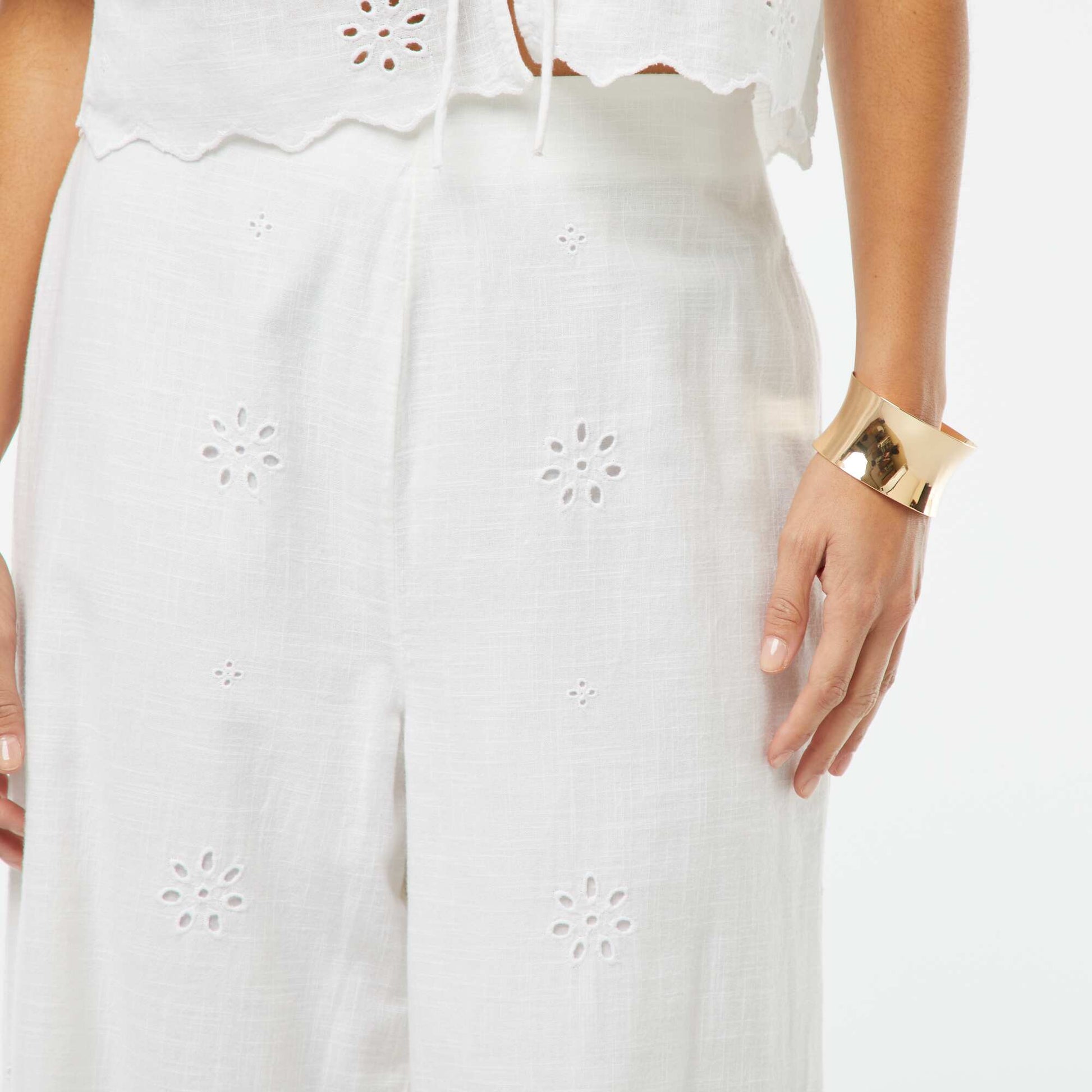 Pantalon large avec broderies anglaises BLANC