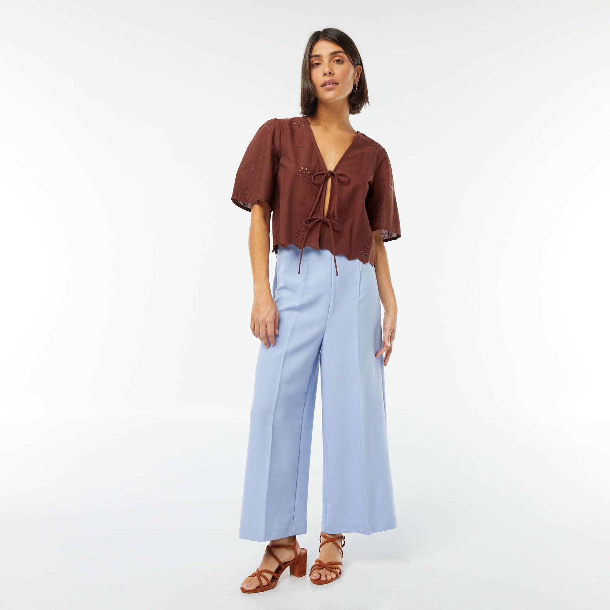 Blouse avec liens et manches 3/4 MARRON
