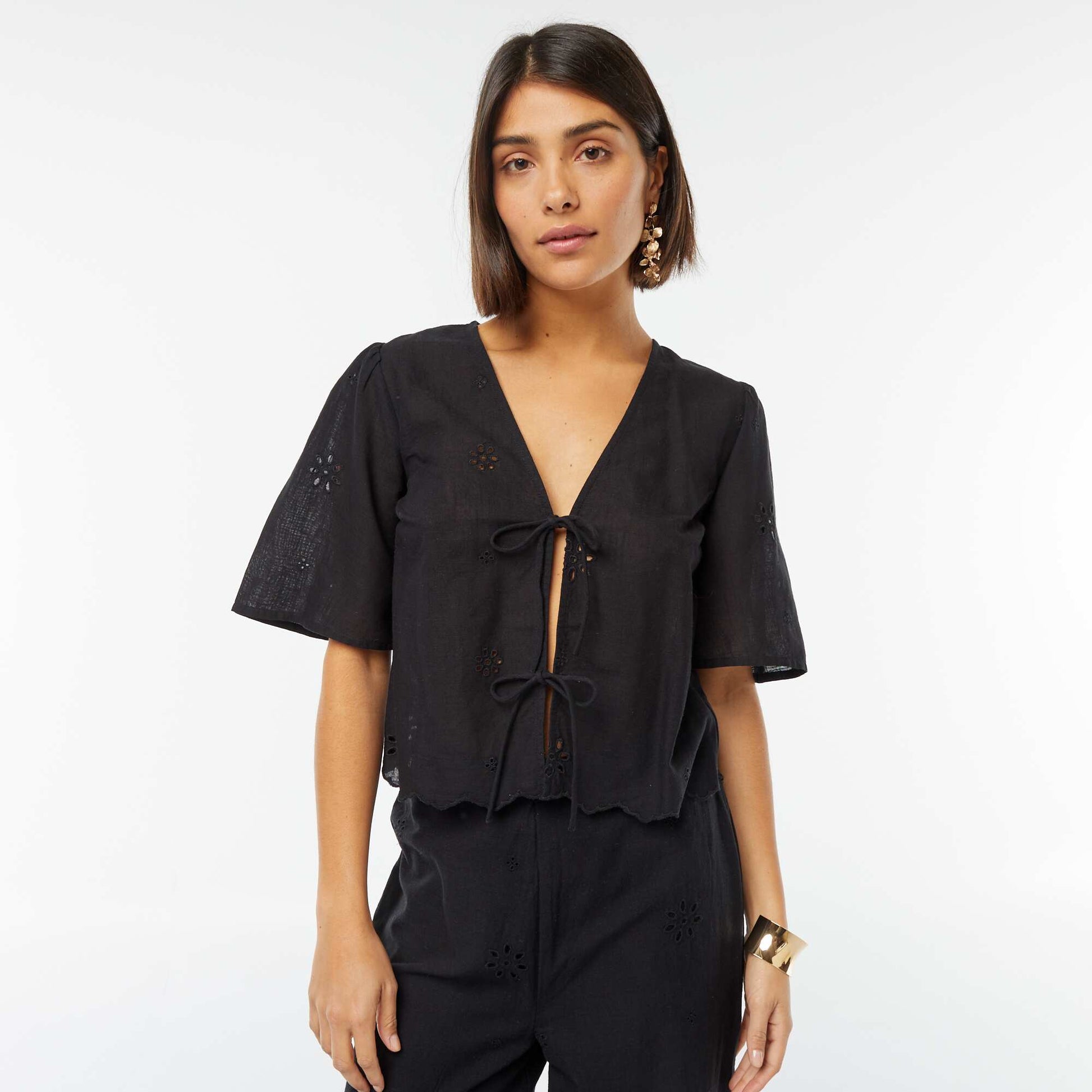 Blouse avec liens et manches 3/4 NOIR