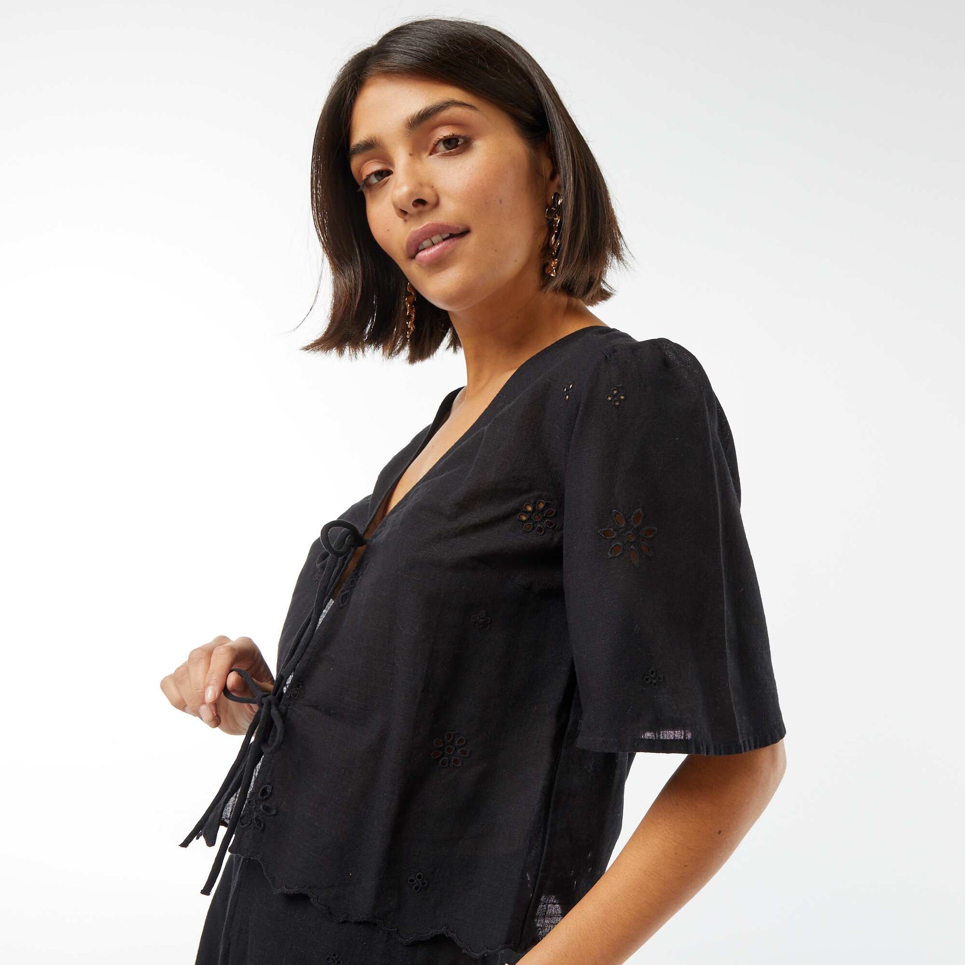 Blouse avec liens et manches 3/4 NOIR