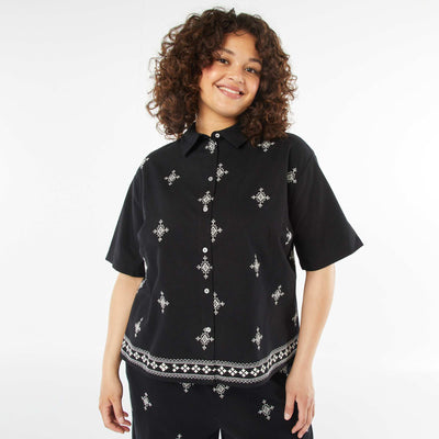 Chemise à manches courtes avec motifs brodés NOIR