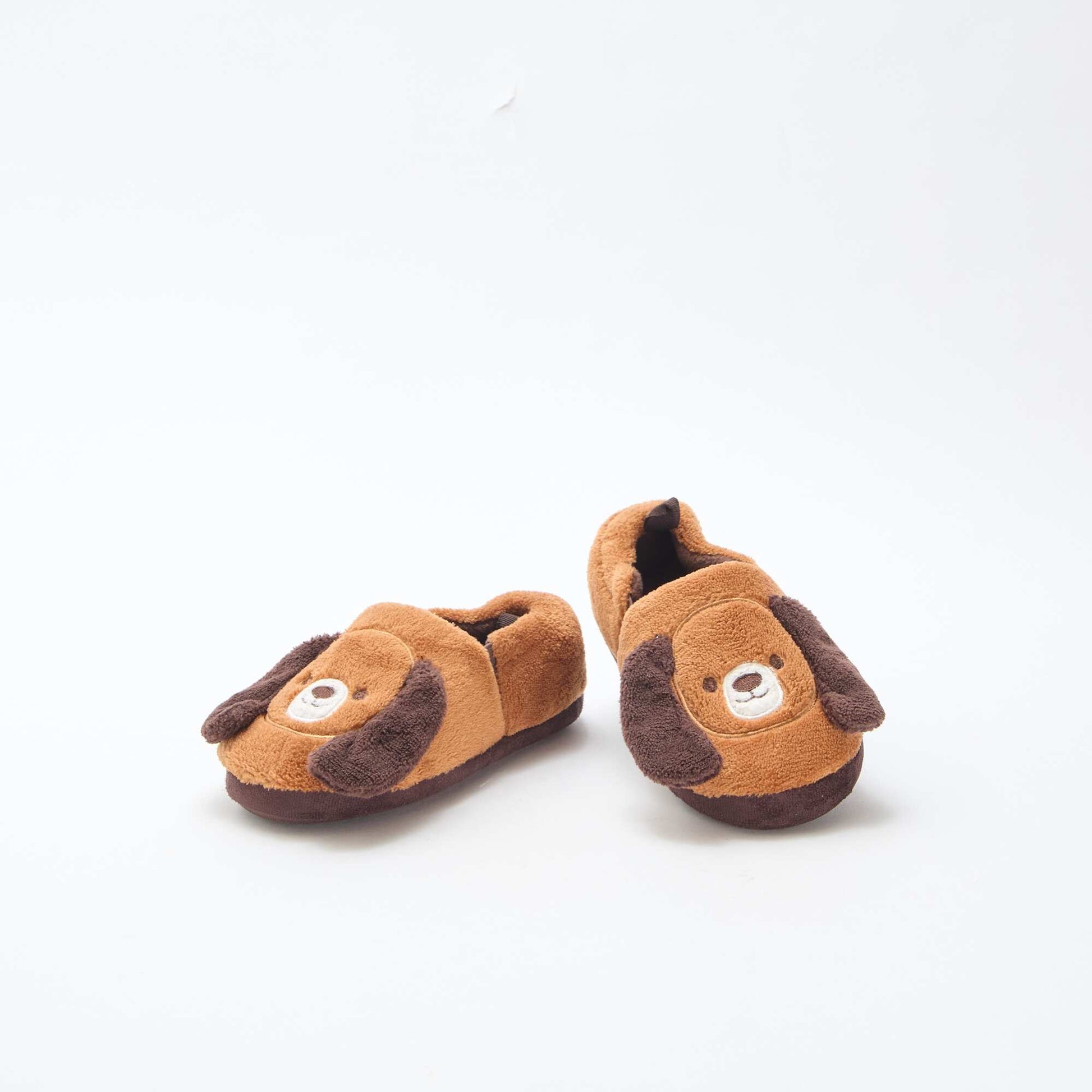 Chaussons 'chiens' avec animation en relief MARRON
