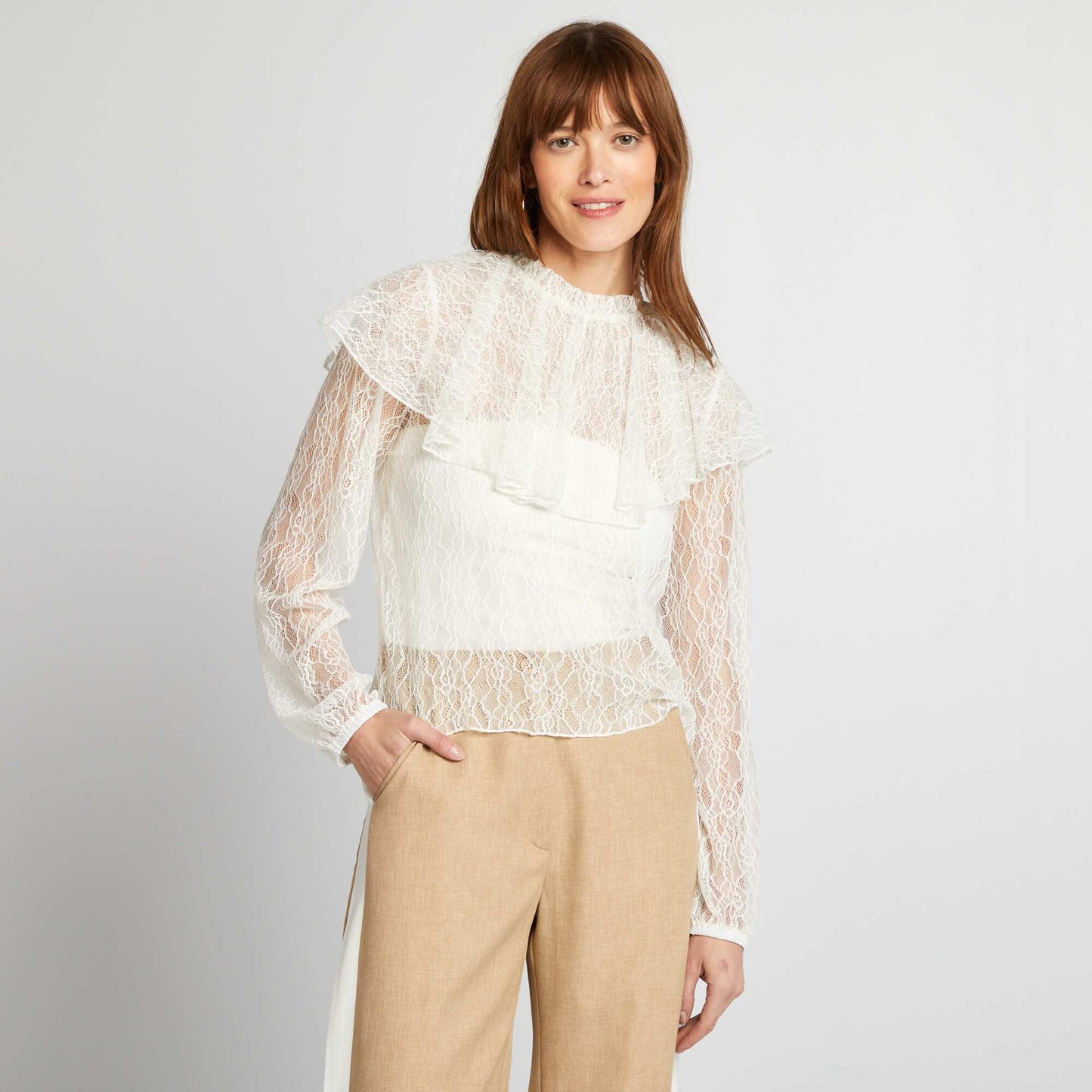 Blouse en dentelle volantée BLANC
