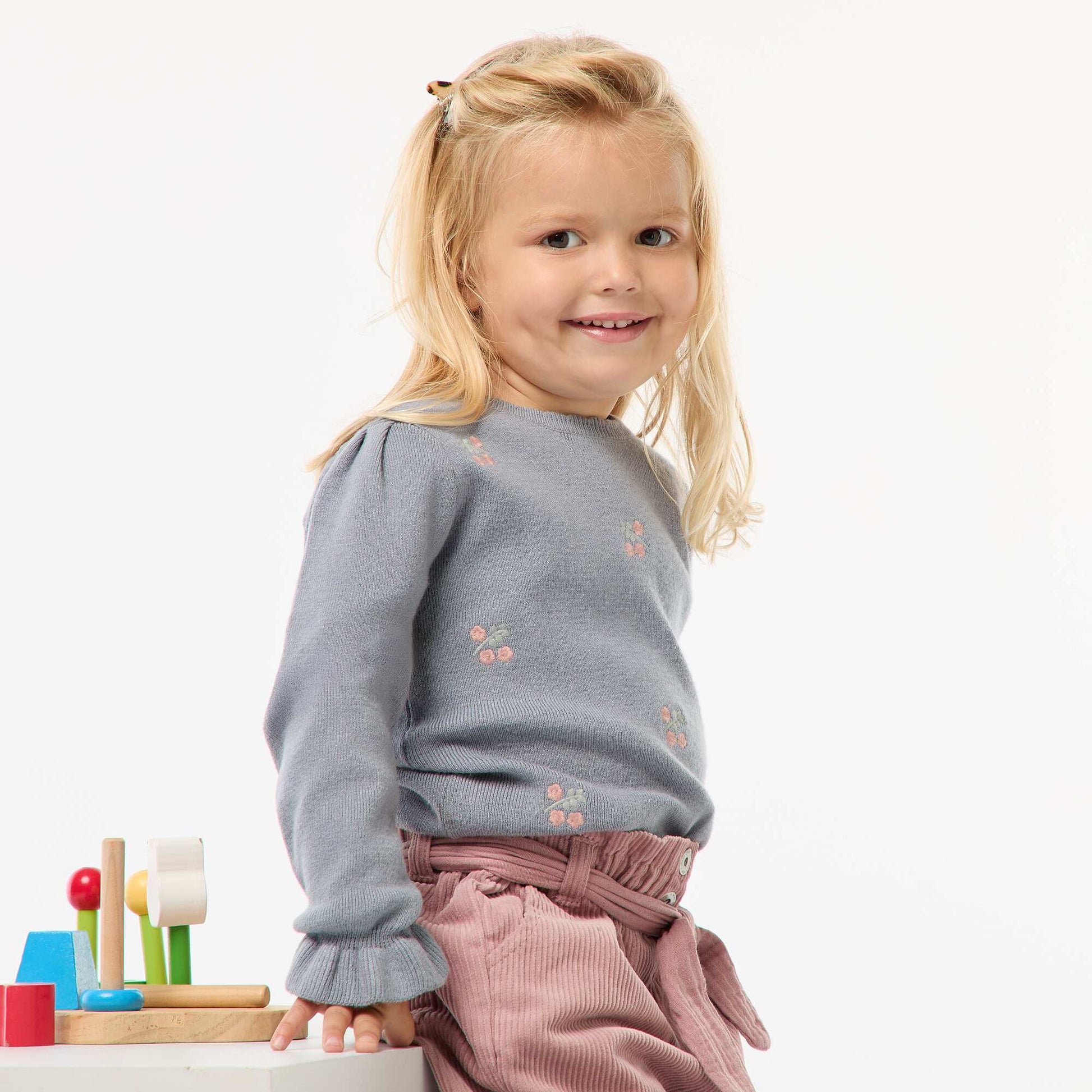 Pull en maille compacte avec broderies BLEU