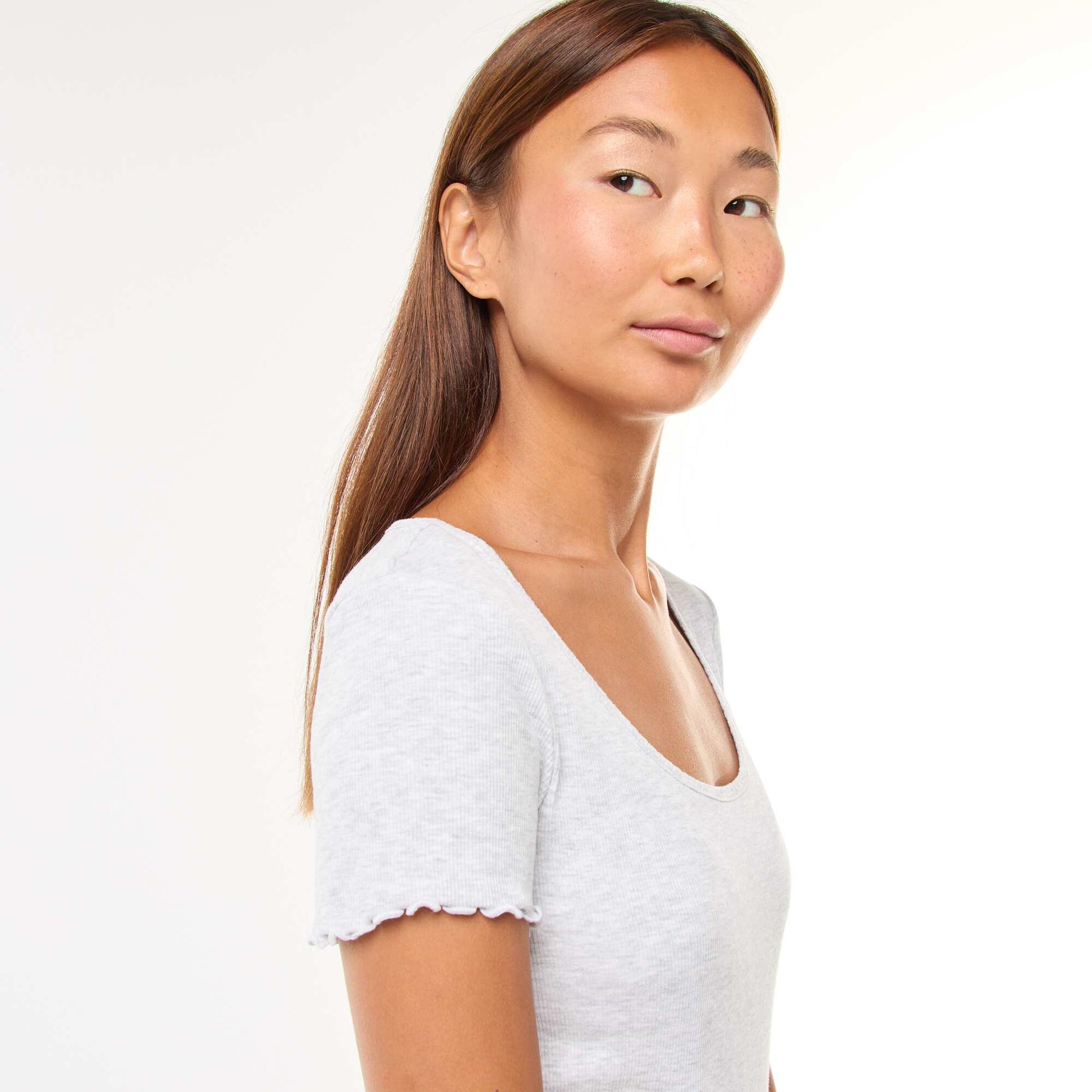 T-shirt uni en maille côtelé manches courtes GRIS
