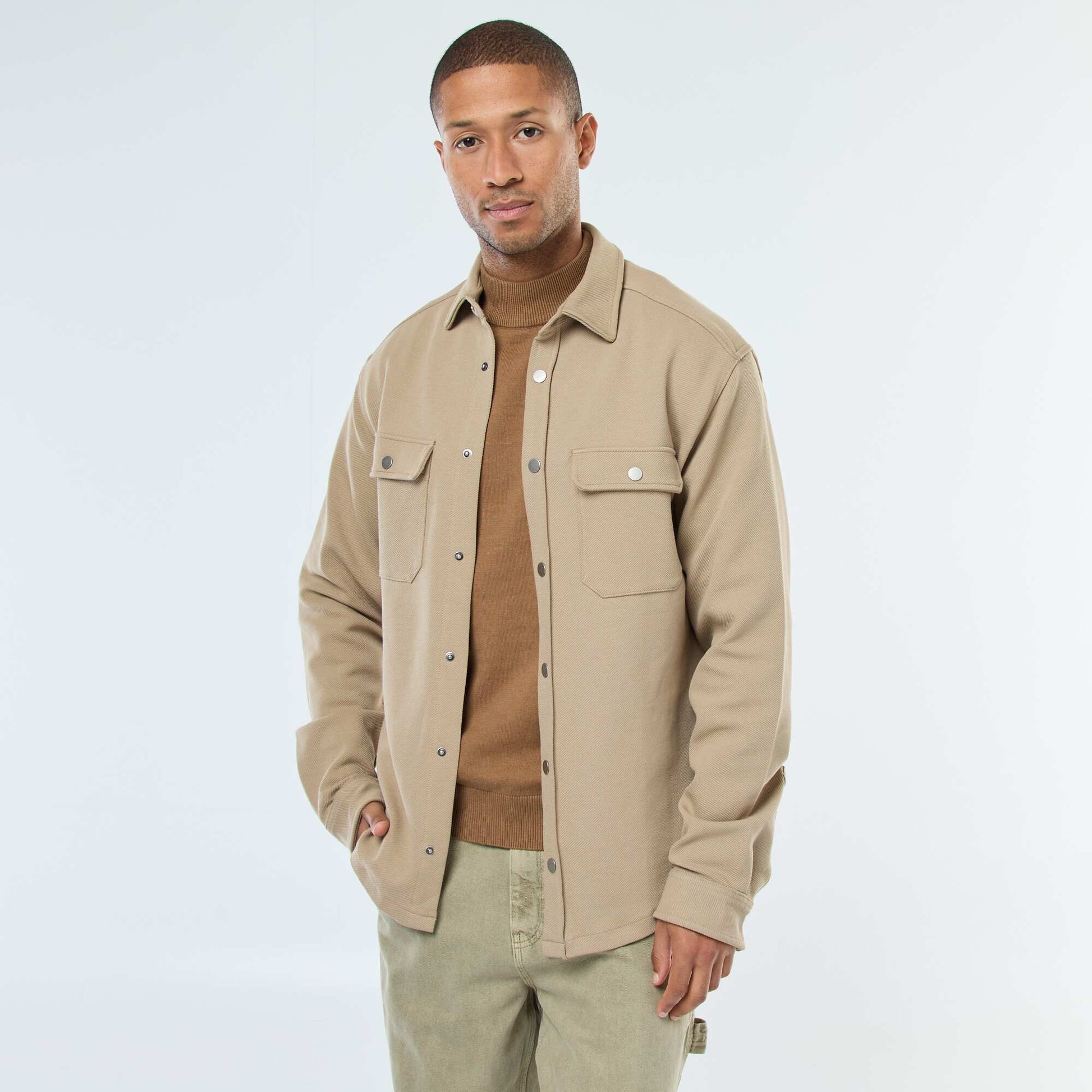 Surchemise avec ouverture pressionnée et 2 poches poitrine BEIGE