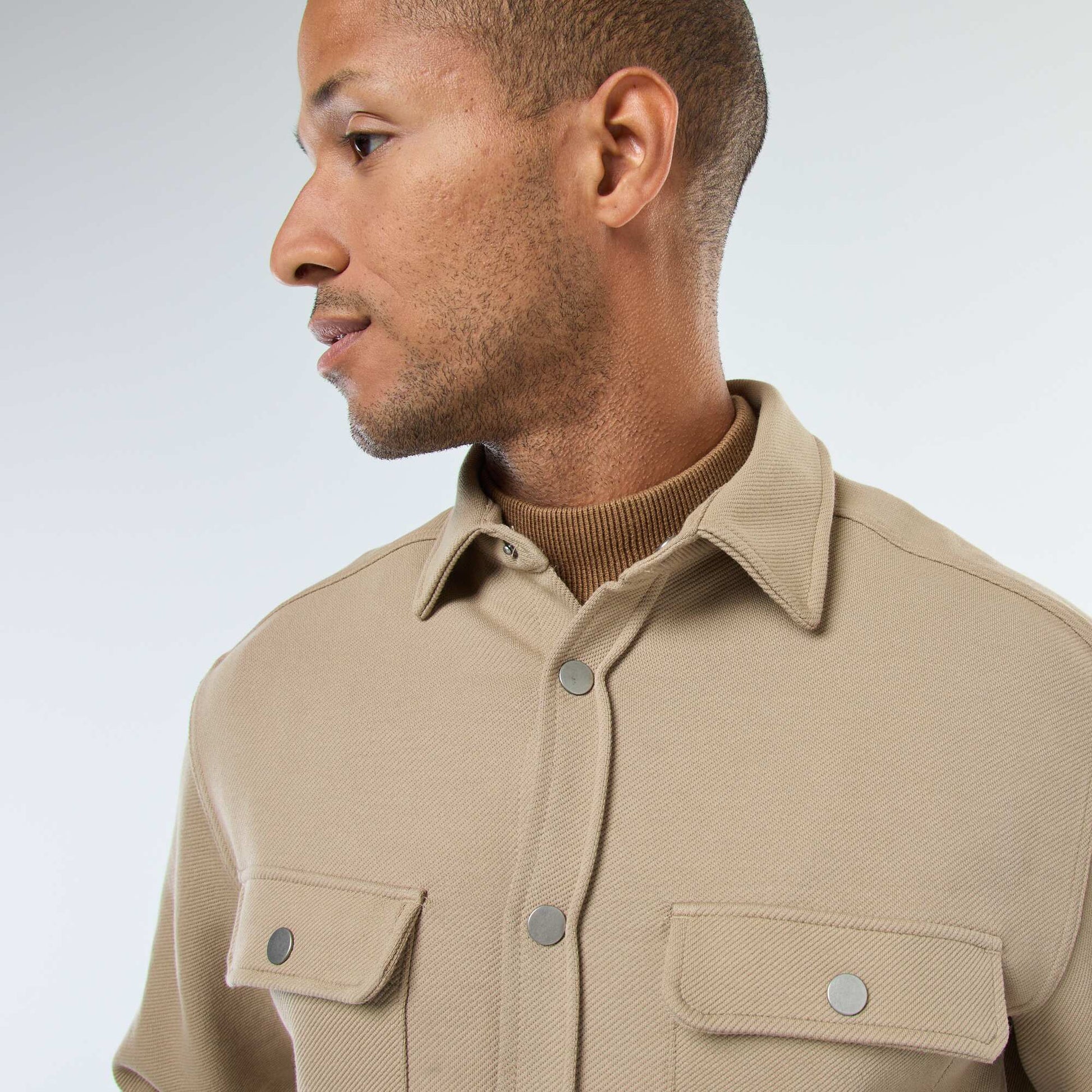 Surchemise avec ouverture pressionnée et 2 poches poitrine BEIGE