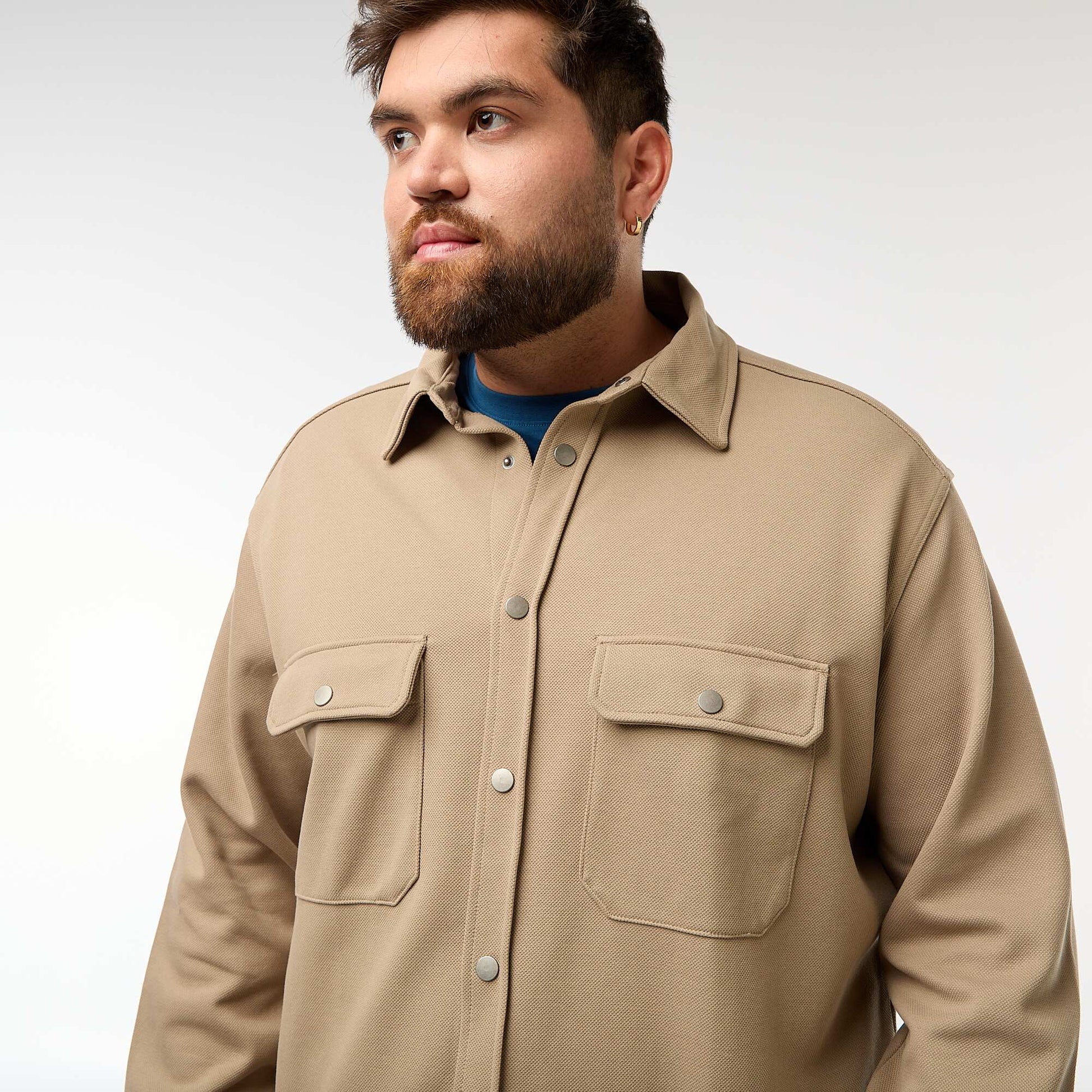 Surchemise en matière piquée avec ouverture pressionnée BEIGE