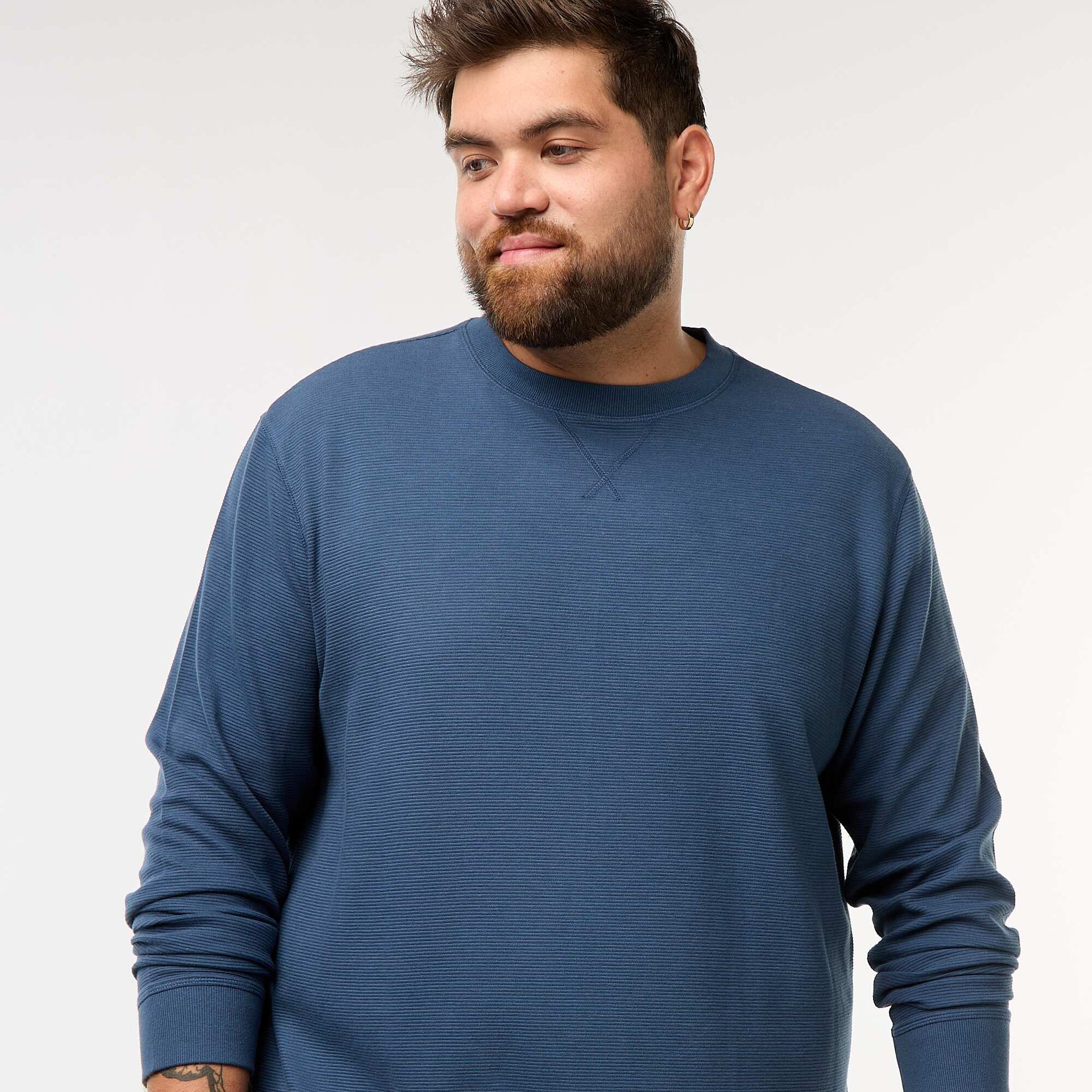 Pull en maille côtelée et col rond BLEU