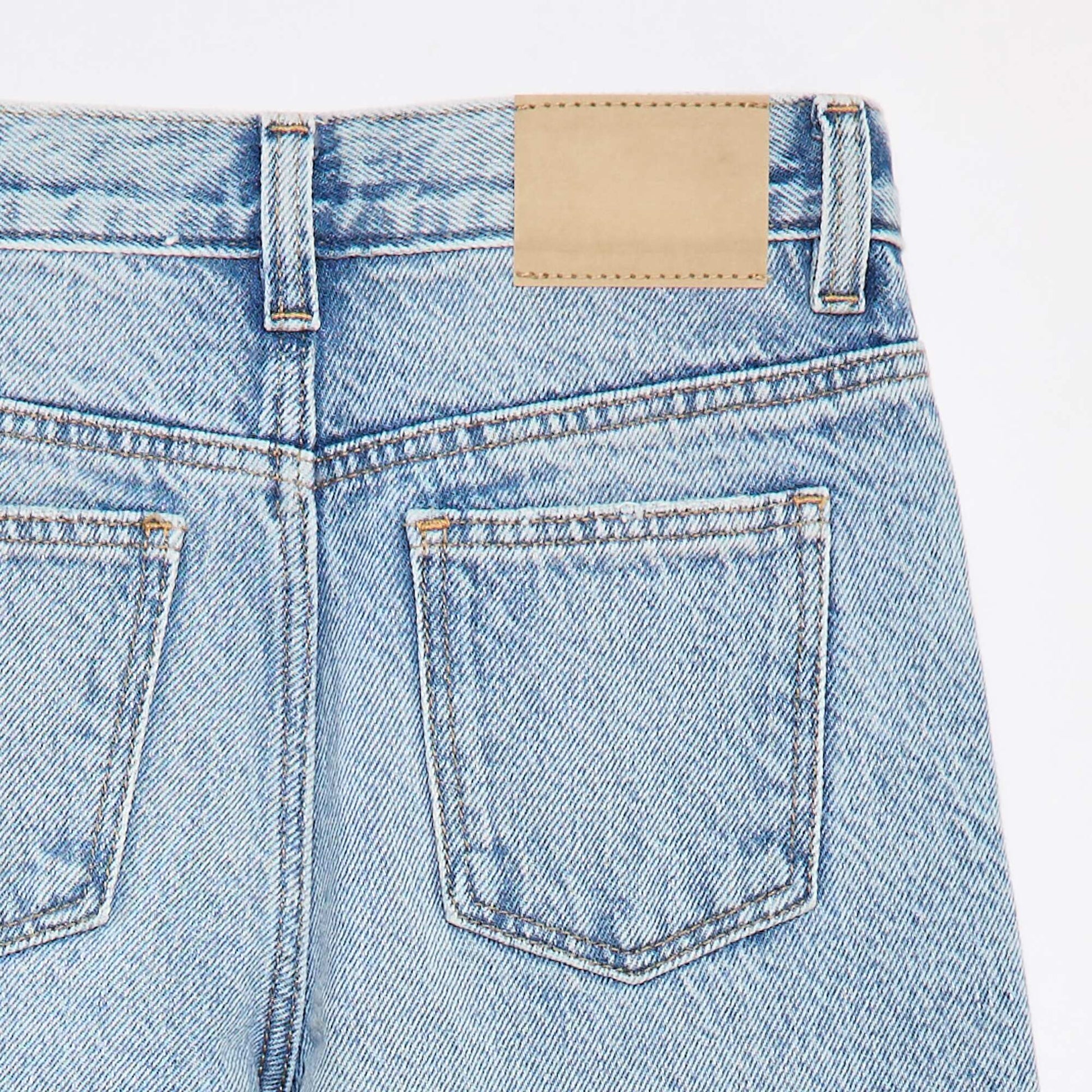 Pantalon denim mom avec abrasions BLEU