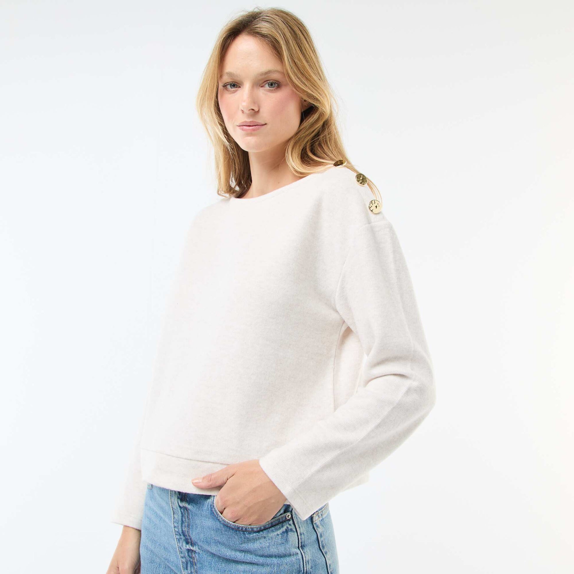 Pull avec boutons fantaisies dorés à l'épaule BEIGE