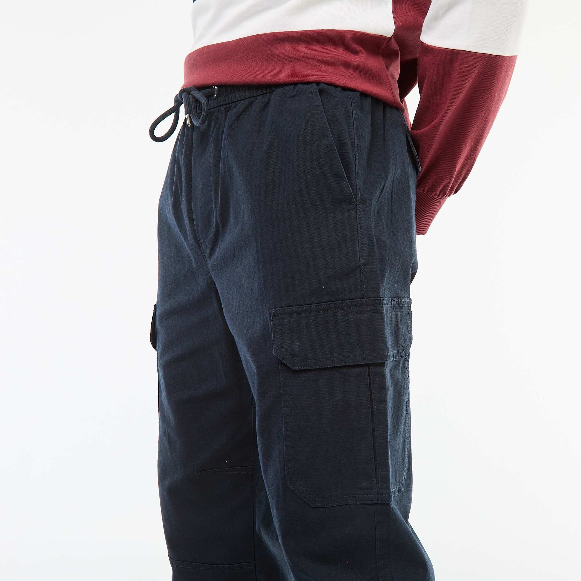 Pantalon uni multipoches avec taille élastiquée BLEU