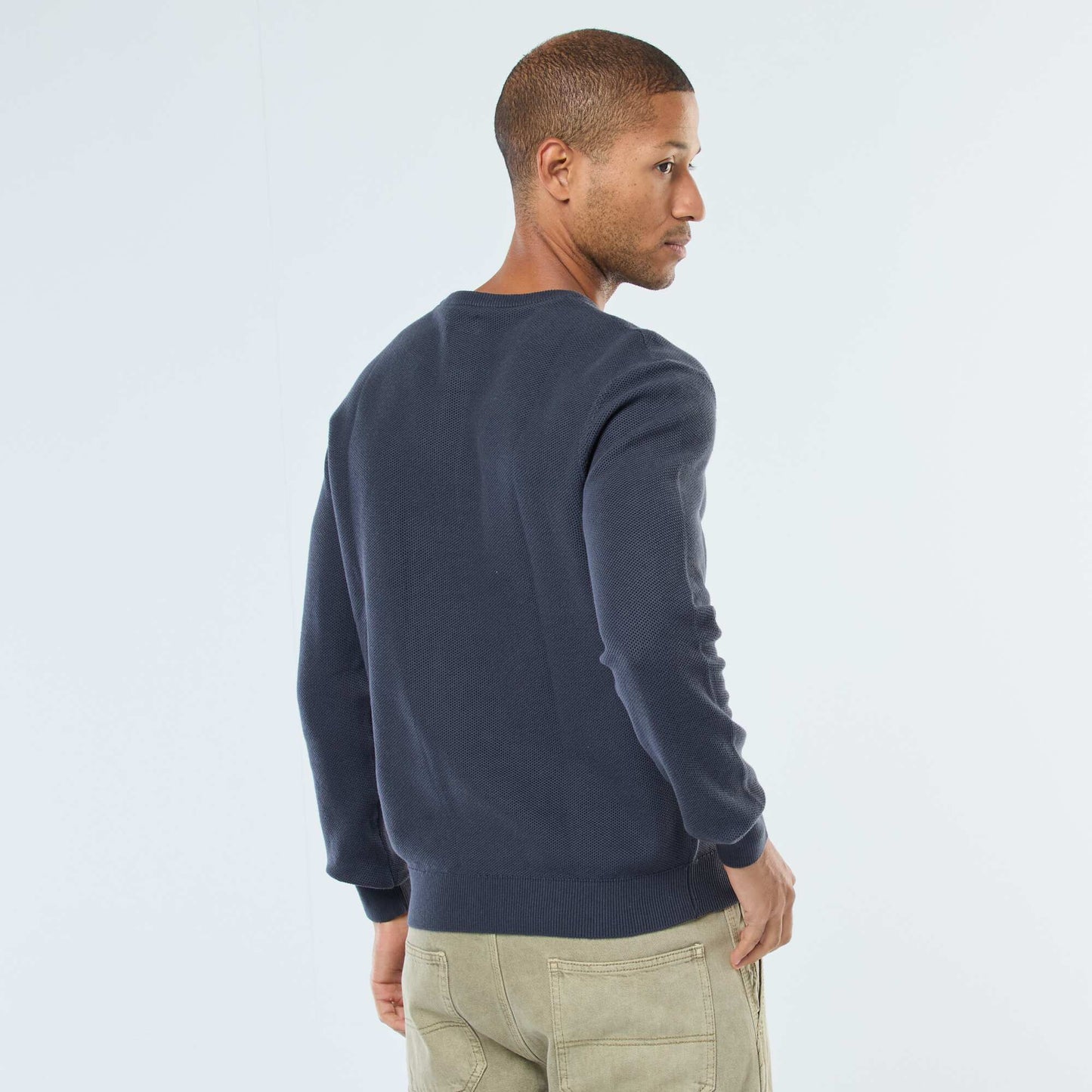 Pull en maille fantaisie à col rond boutonné BLEU