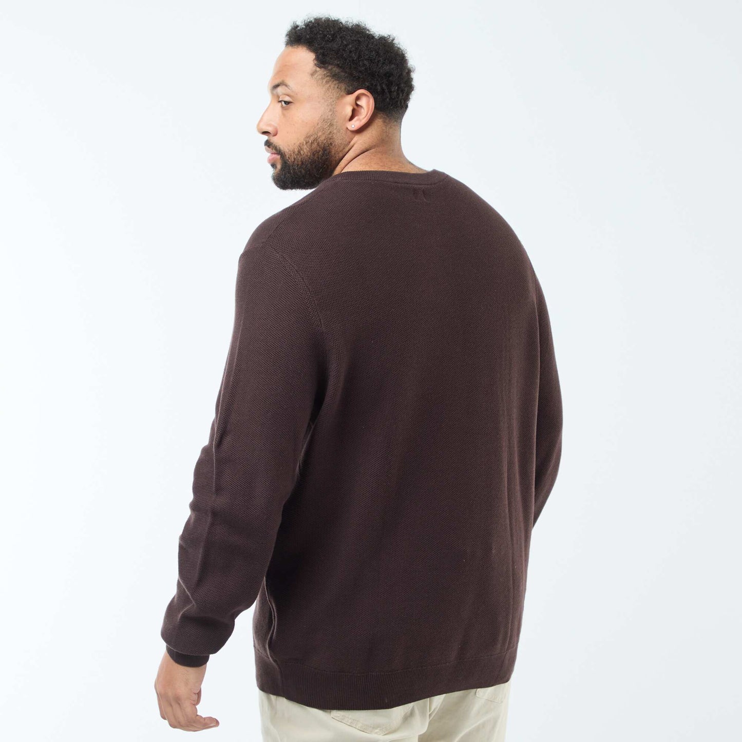 Pull en maille piquée avec col rond boutonné MARRON