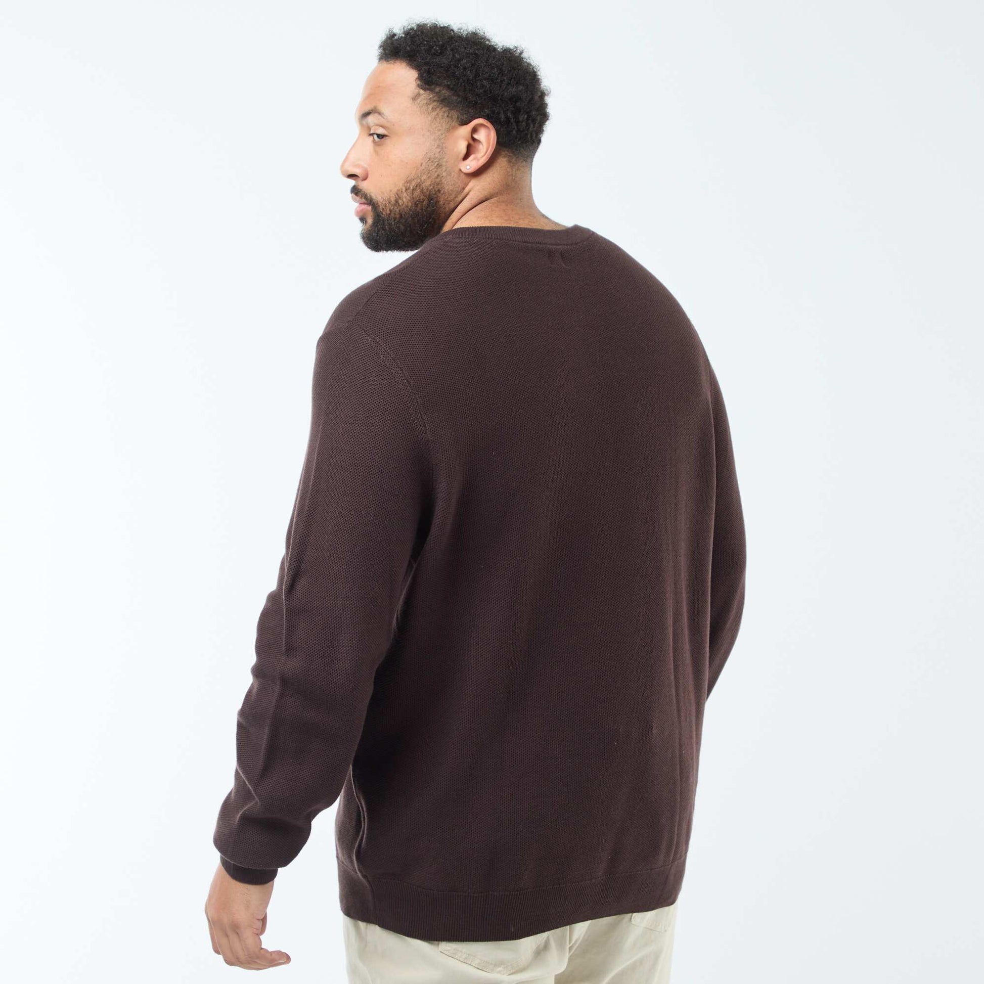 Pull en maille piquée avec col rond boutonné MARRON